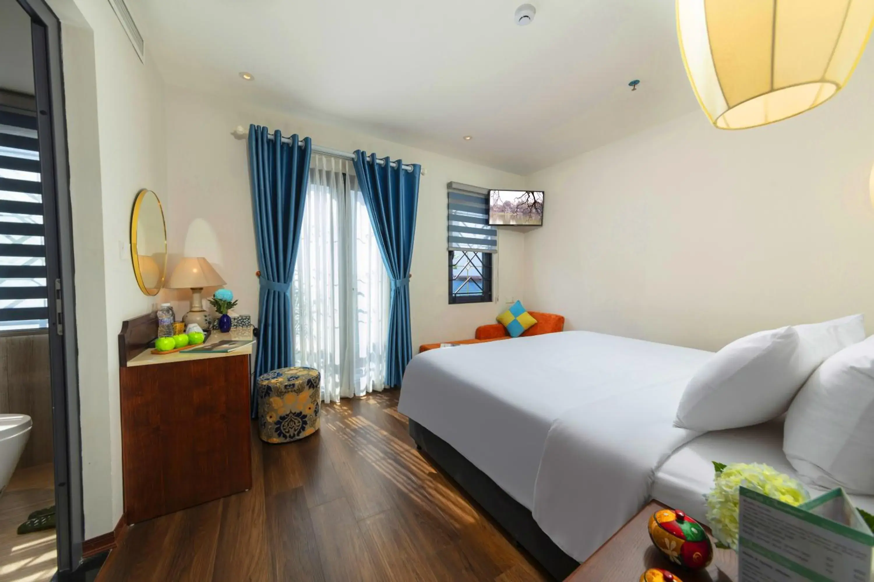 Premier Double Room with Balcony in Hanoi Calista Hotel & Spa Premier Double Room with Balcony in Hanoi Calista Hotel & Spa