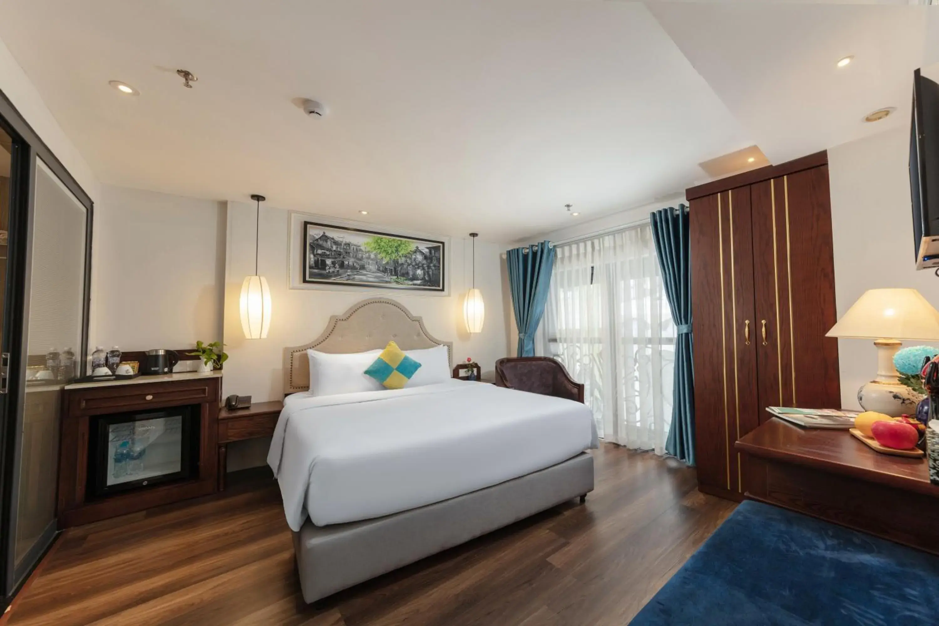 Deluxe Double or Twin Room with Window in Hanoi Calista Hotel & Spa Deluxe Double or Twin Room with Window in Hanoi Calista Hotel & Spa