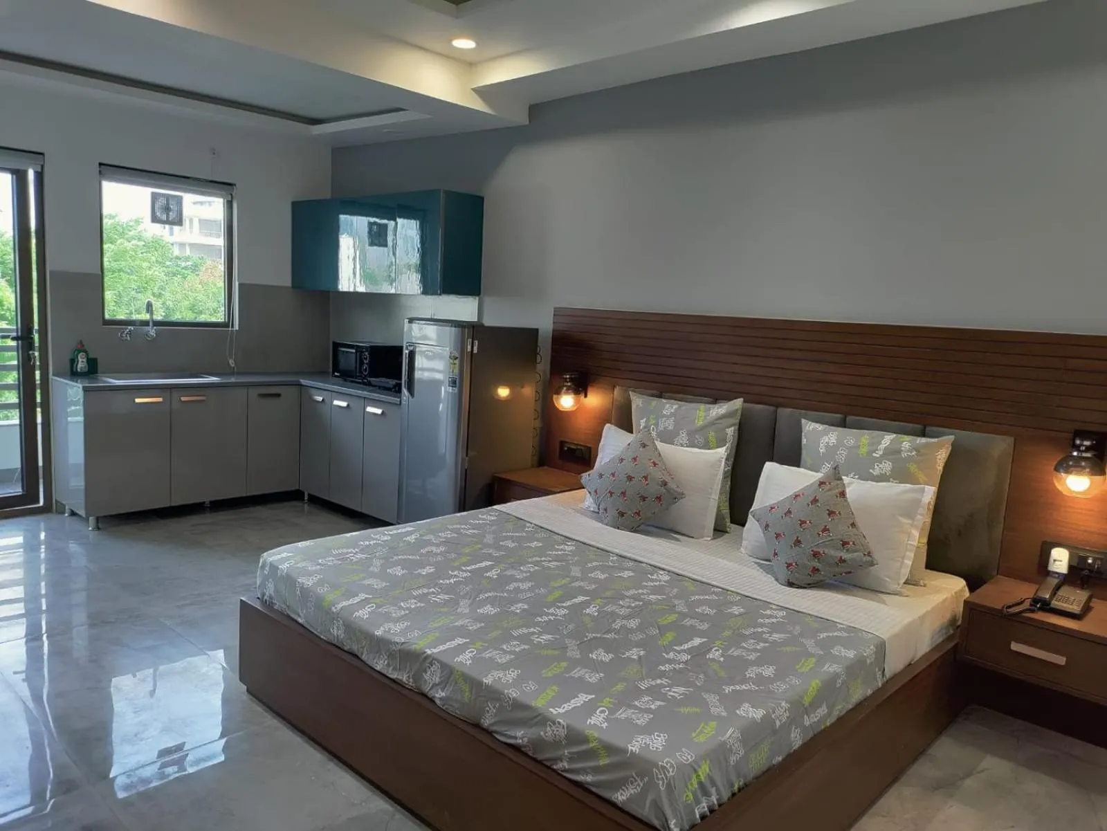 Photo of the whole room, Bed in Perch Service Apartment DLF Cyber City