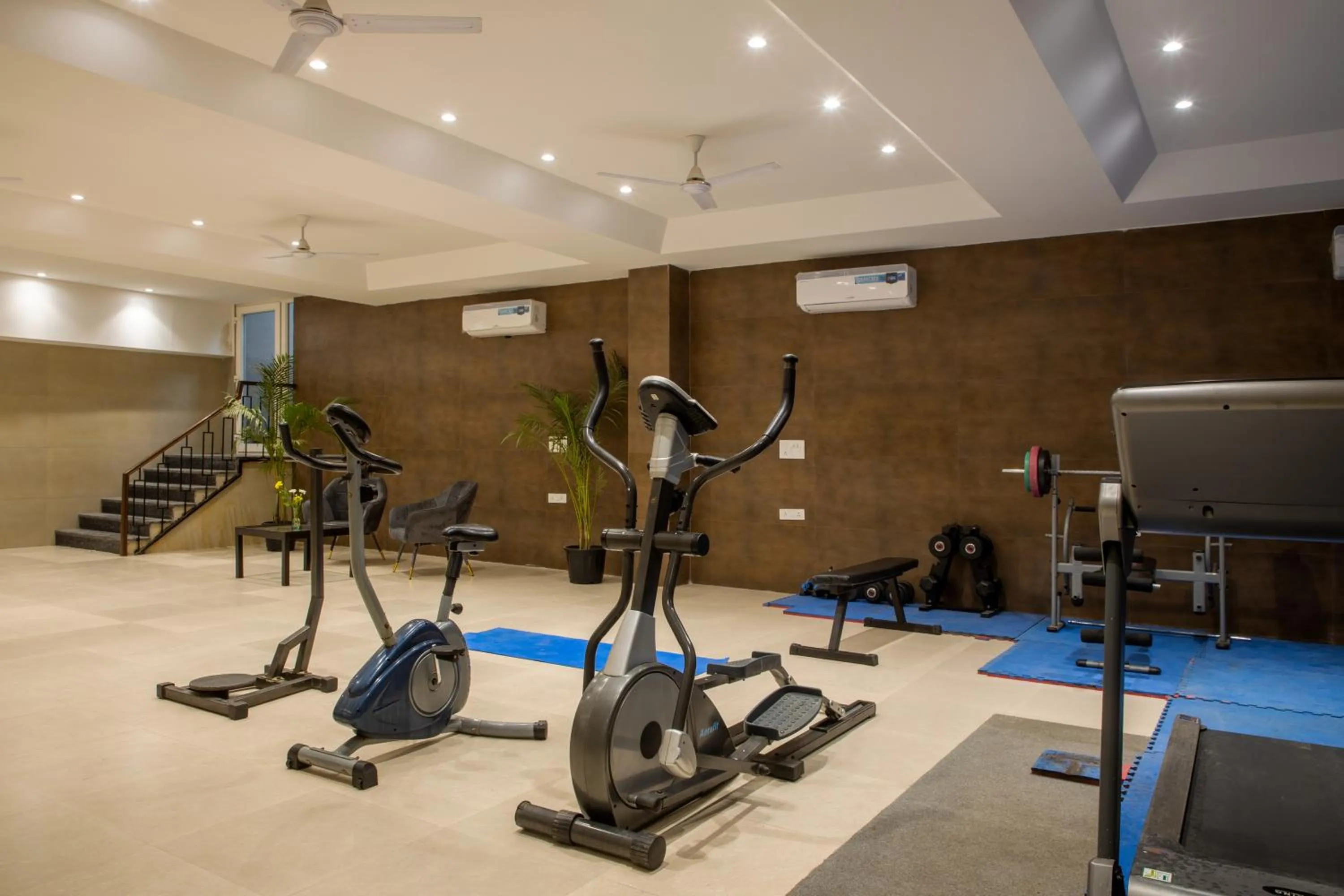 Fitness centre/facilities in Perch Service Apartment DLF Cyber City