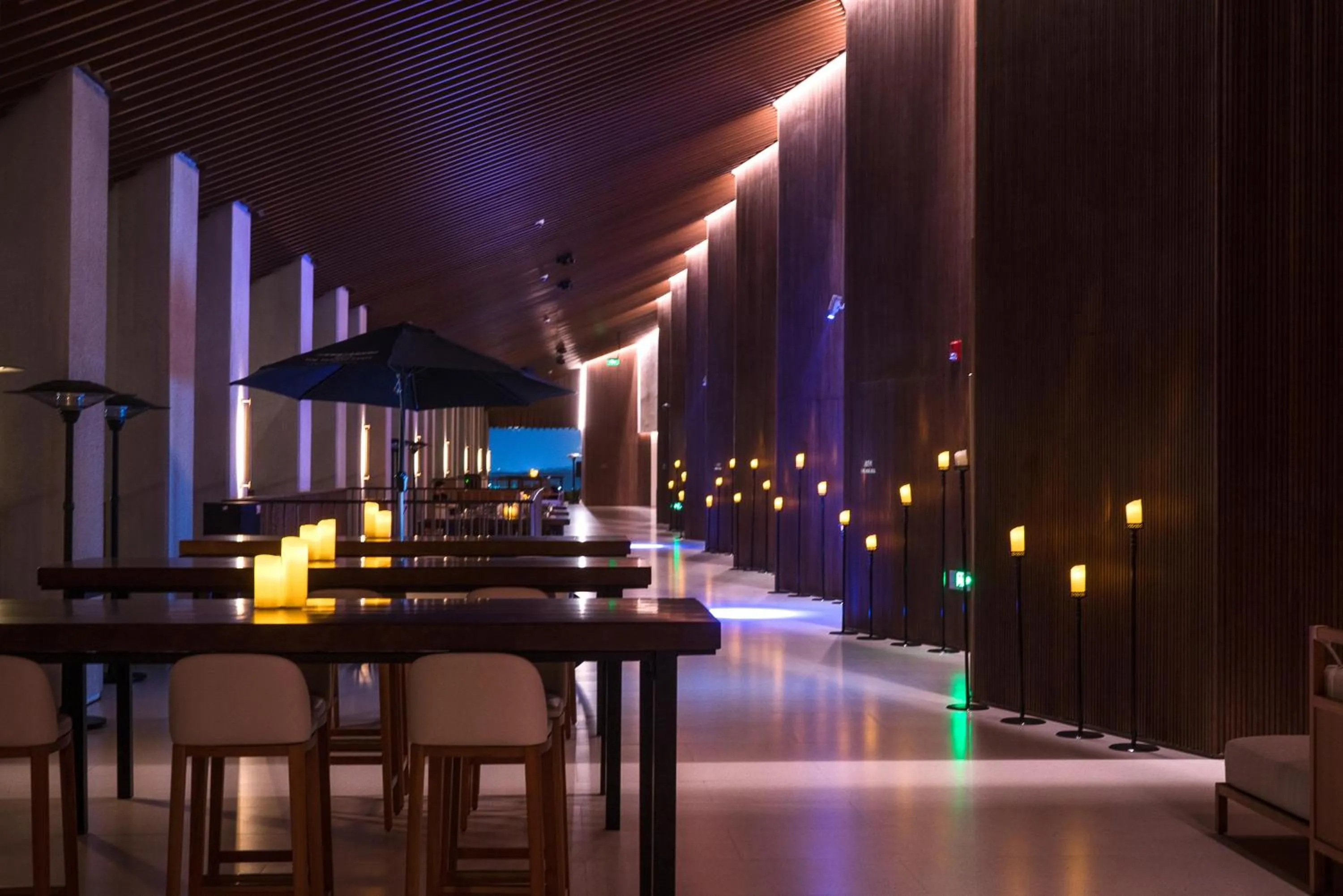 Lounge or bar in The Taikang Sanya, a Tribute Portfolio Resort