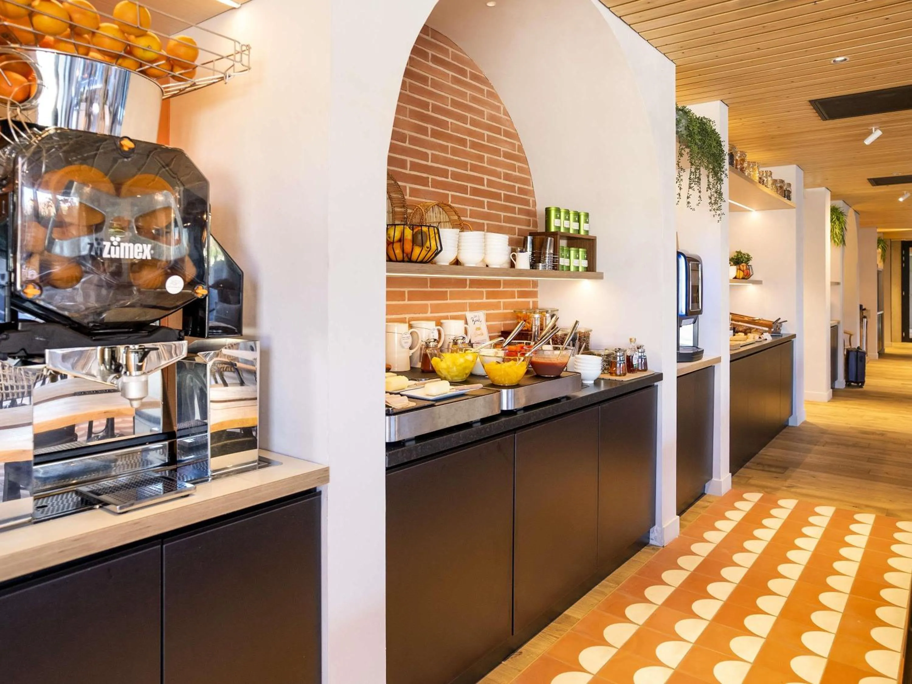 Breakfast in ibis Styles Montauban