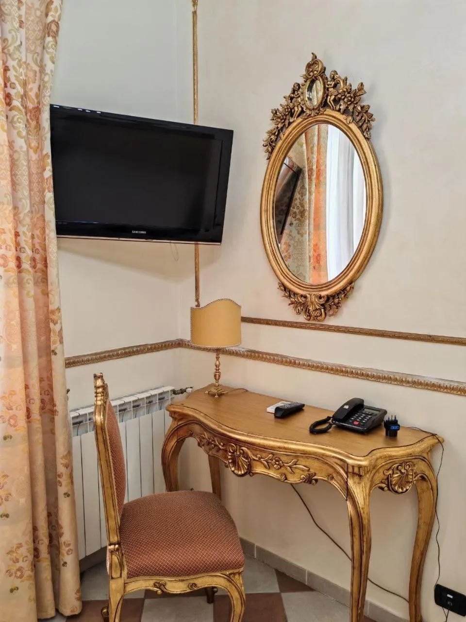 TV and multimedia in Hotel Trinacria