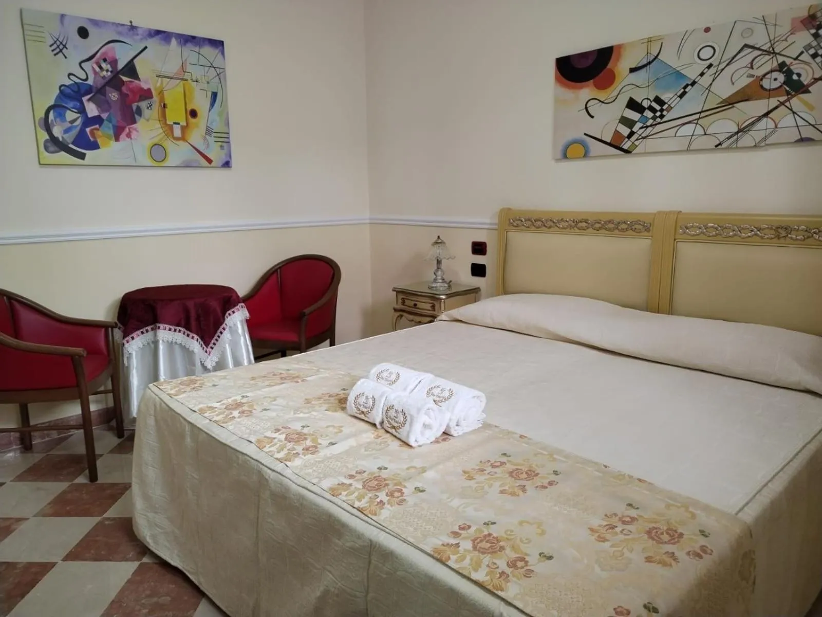 View (from property/room), Bed in Hotel Trinacria