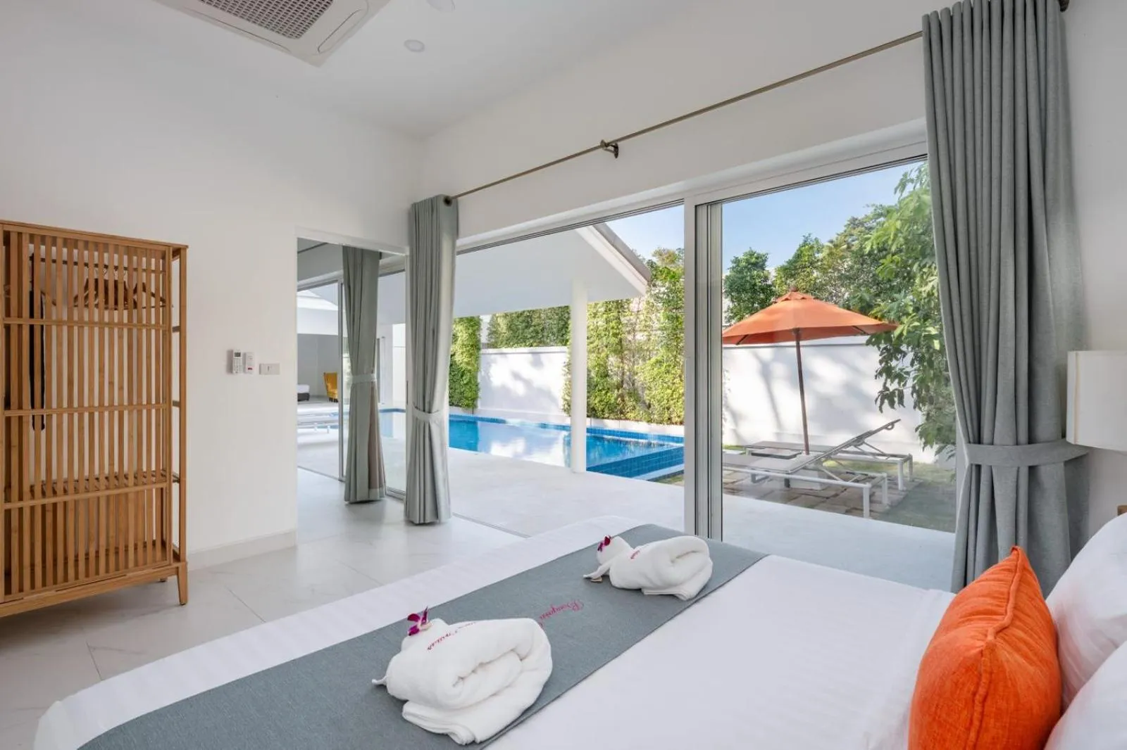 Bed in Bougain Villas