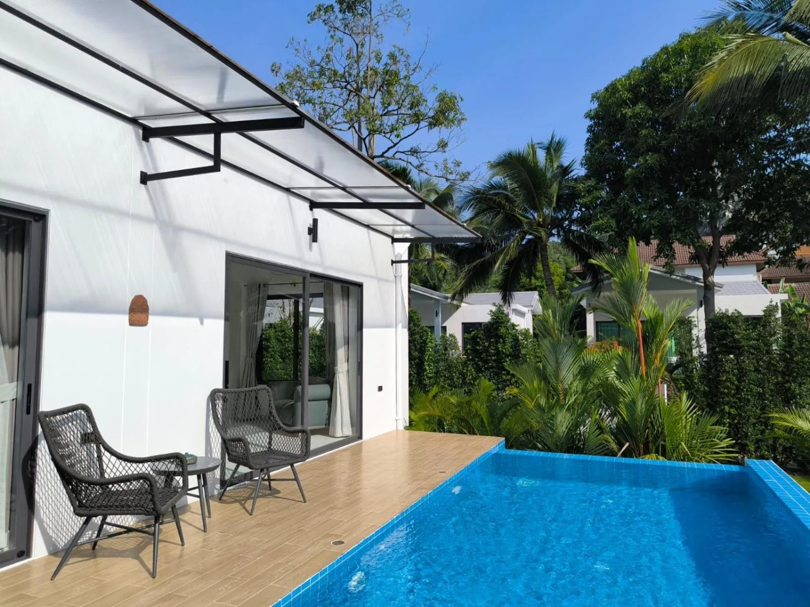 Swimming pool in Bougain Villas