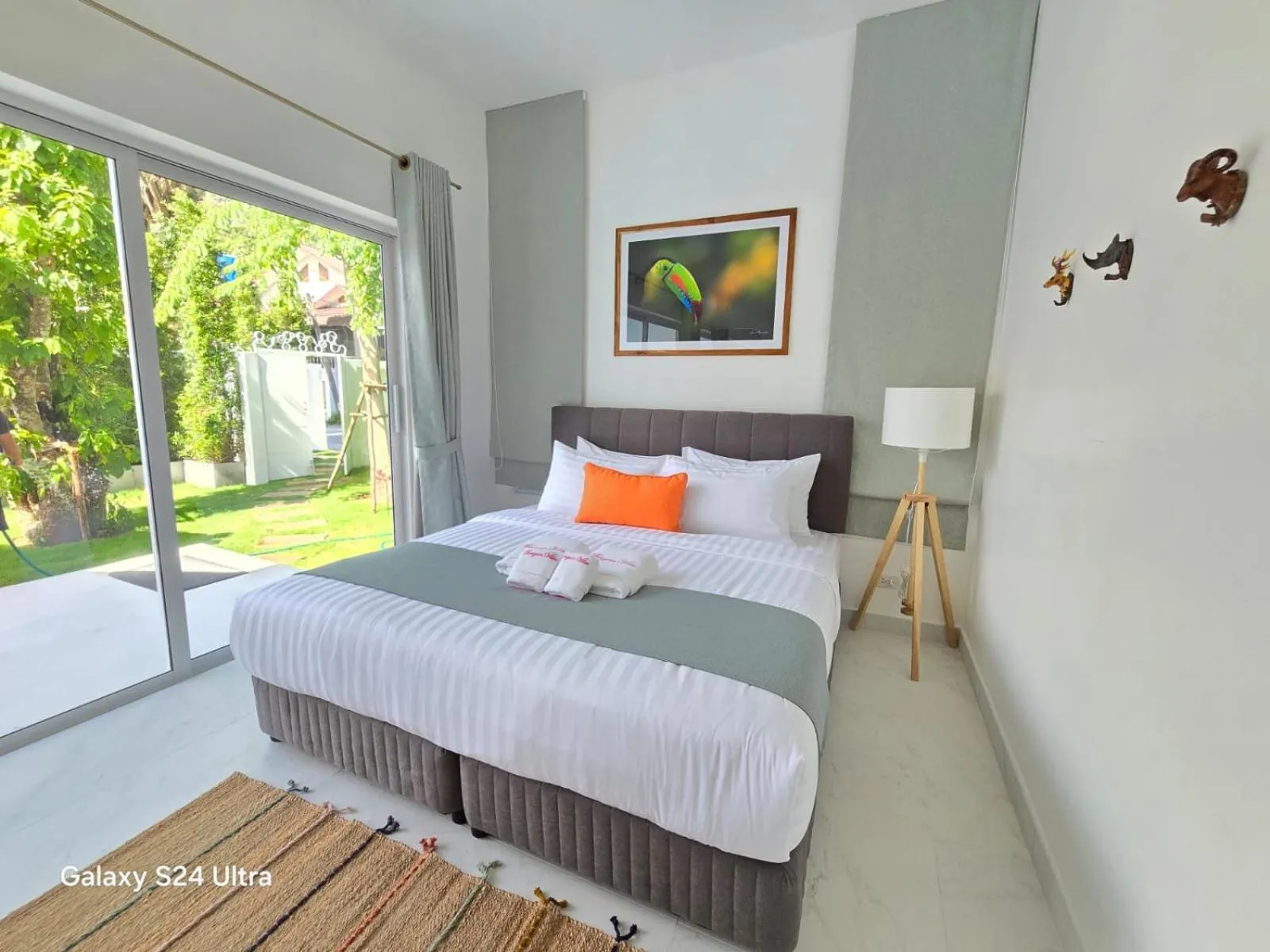 Bedroom, Bed in Bougain Villas