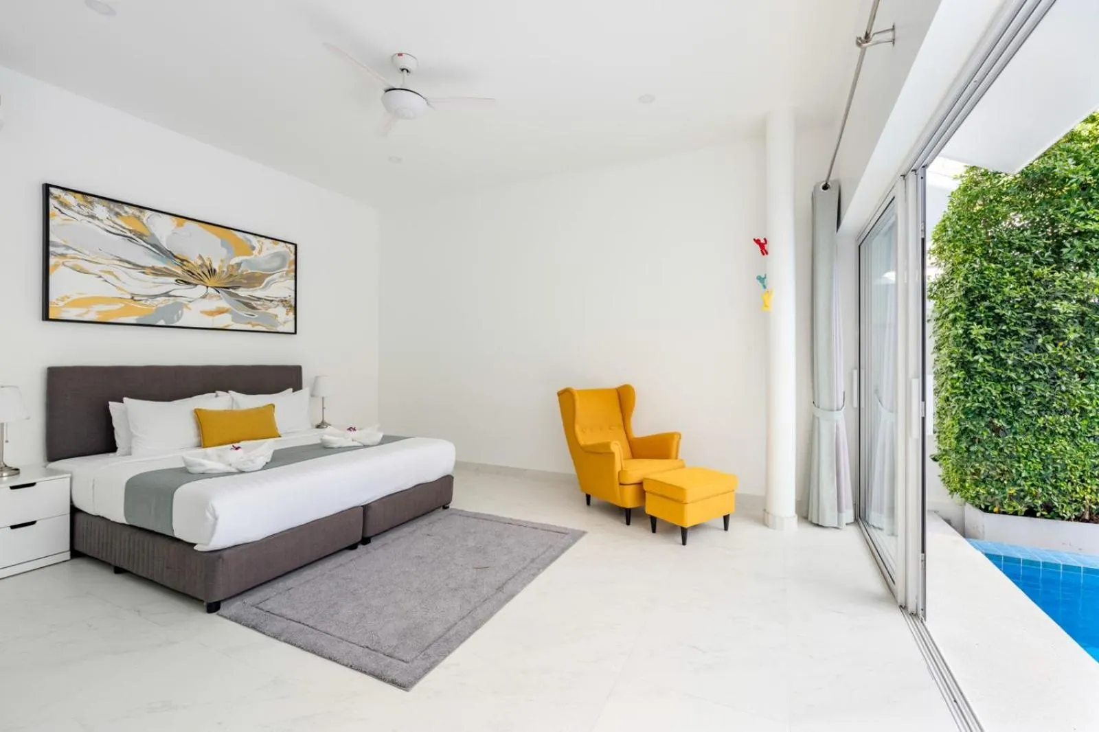 Bed in Bougain Villas