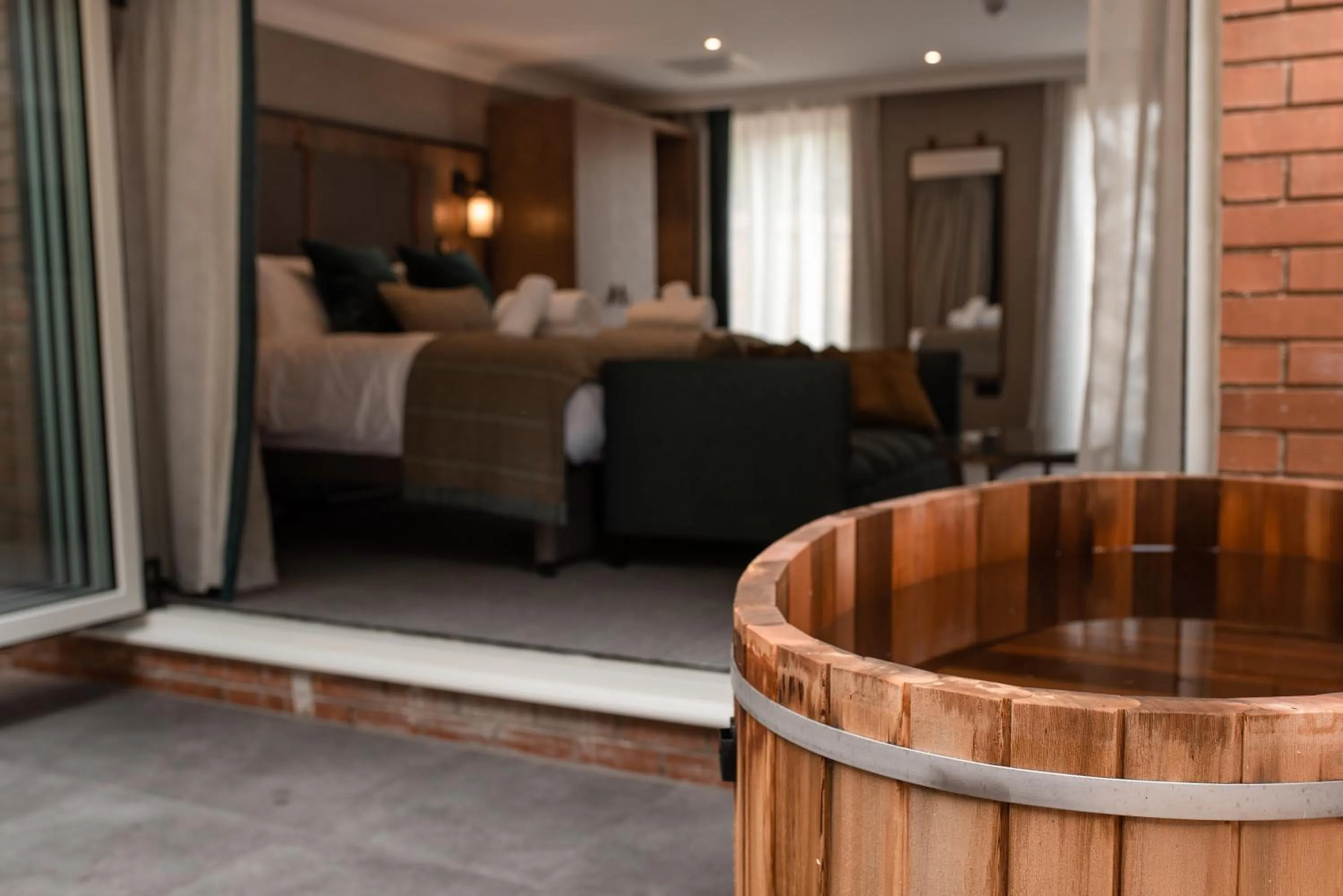 Hot Tub, Bed in Stables Ashbourne