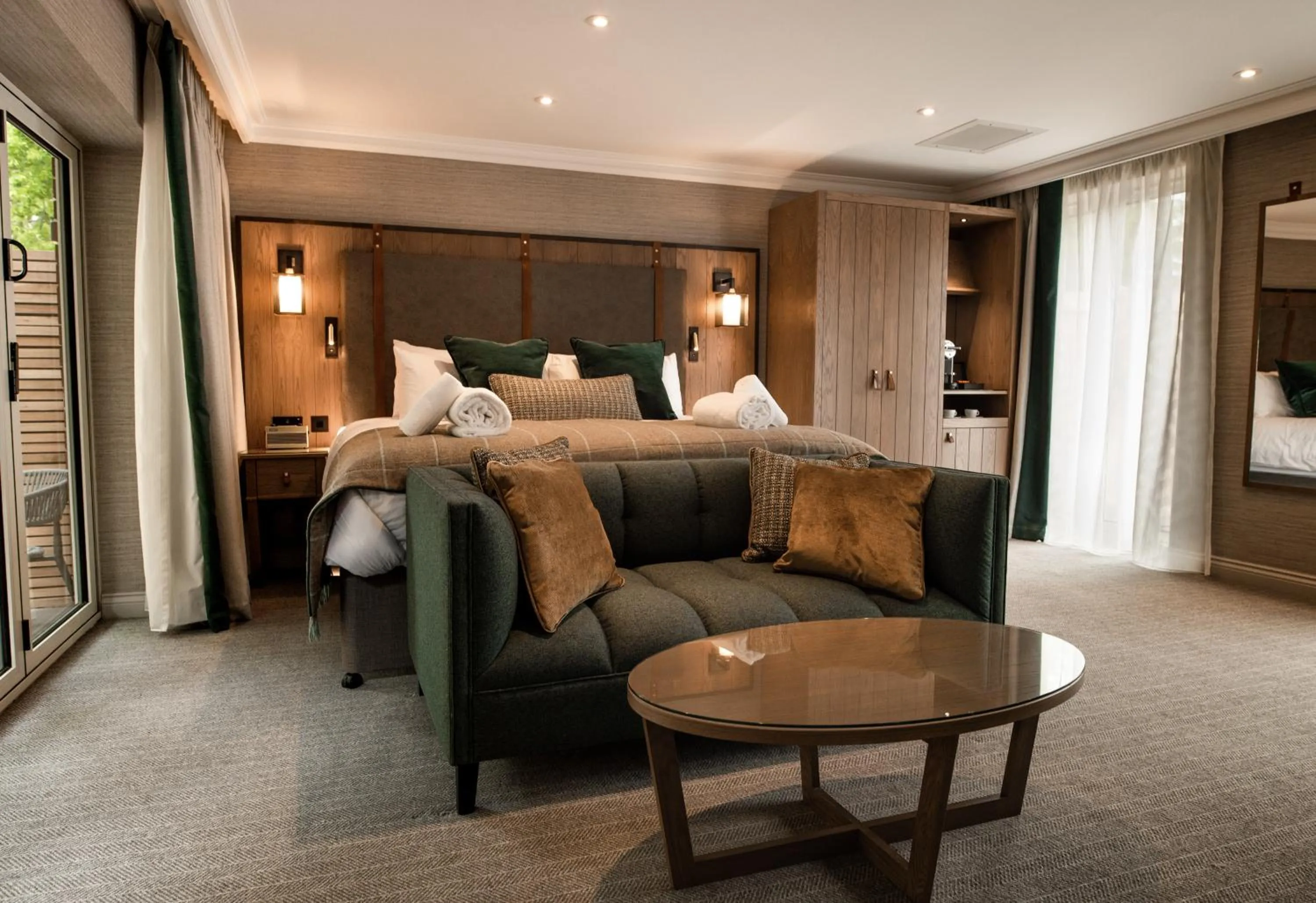 Photo of the whole room, Bed in Stables Ashbourne