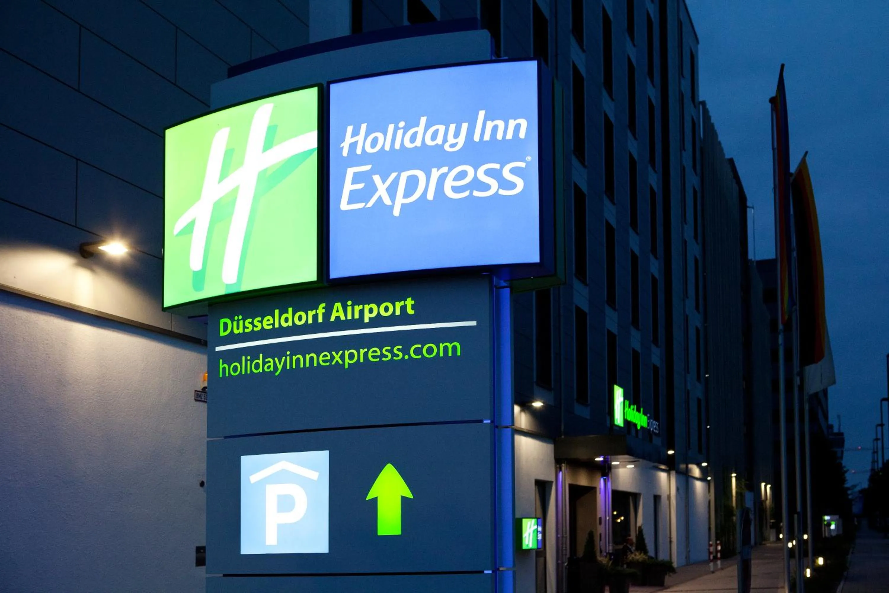 Logo/Certificate/Sign in Holiday Inn Express - Düsseldorf Airport