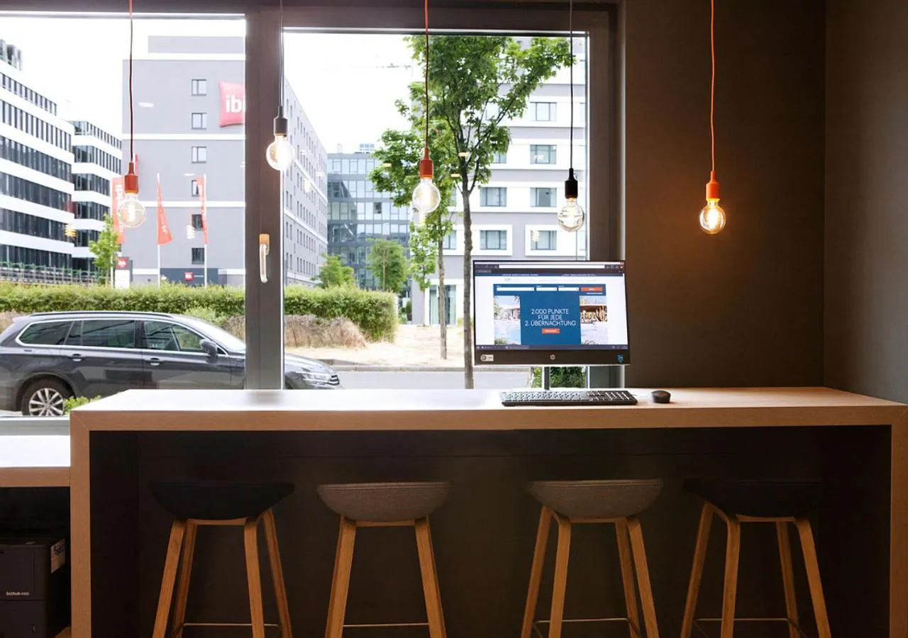 Lobby or reception in Holiday Inn Express - Düsseldorf Airport