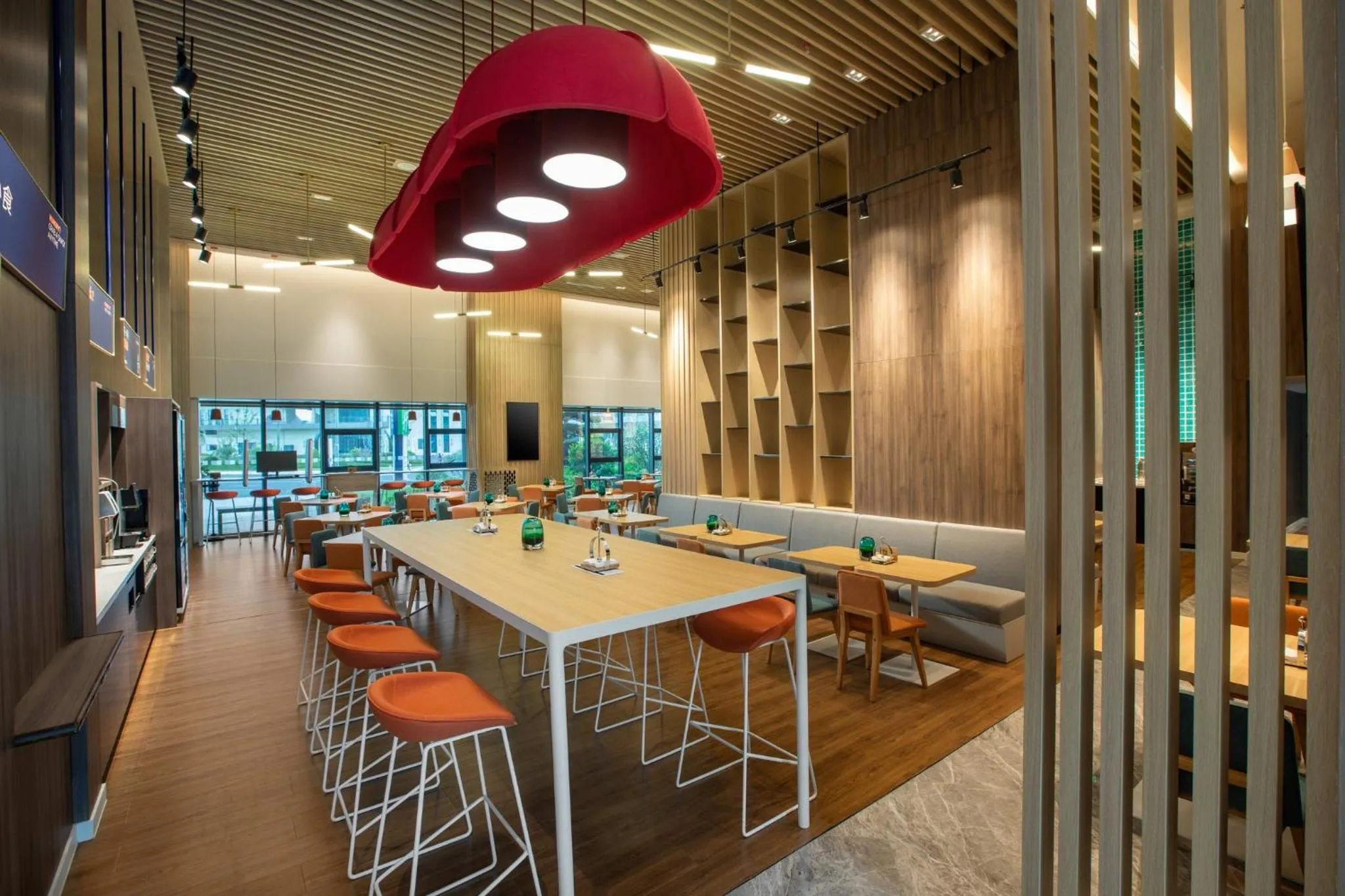 Restaurant/places to eat in Holiday Inn Express Guiyang Qingyan by IHG