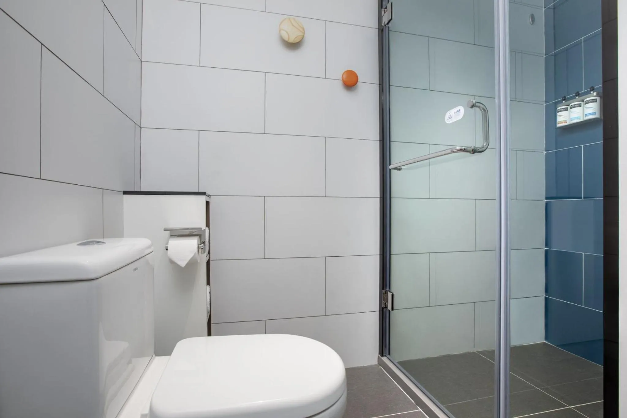 Photo of the whole room in Holiday Inn Express Guiyang Qingyan by IHG