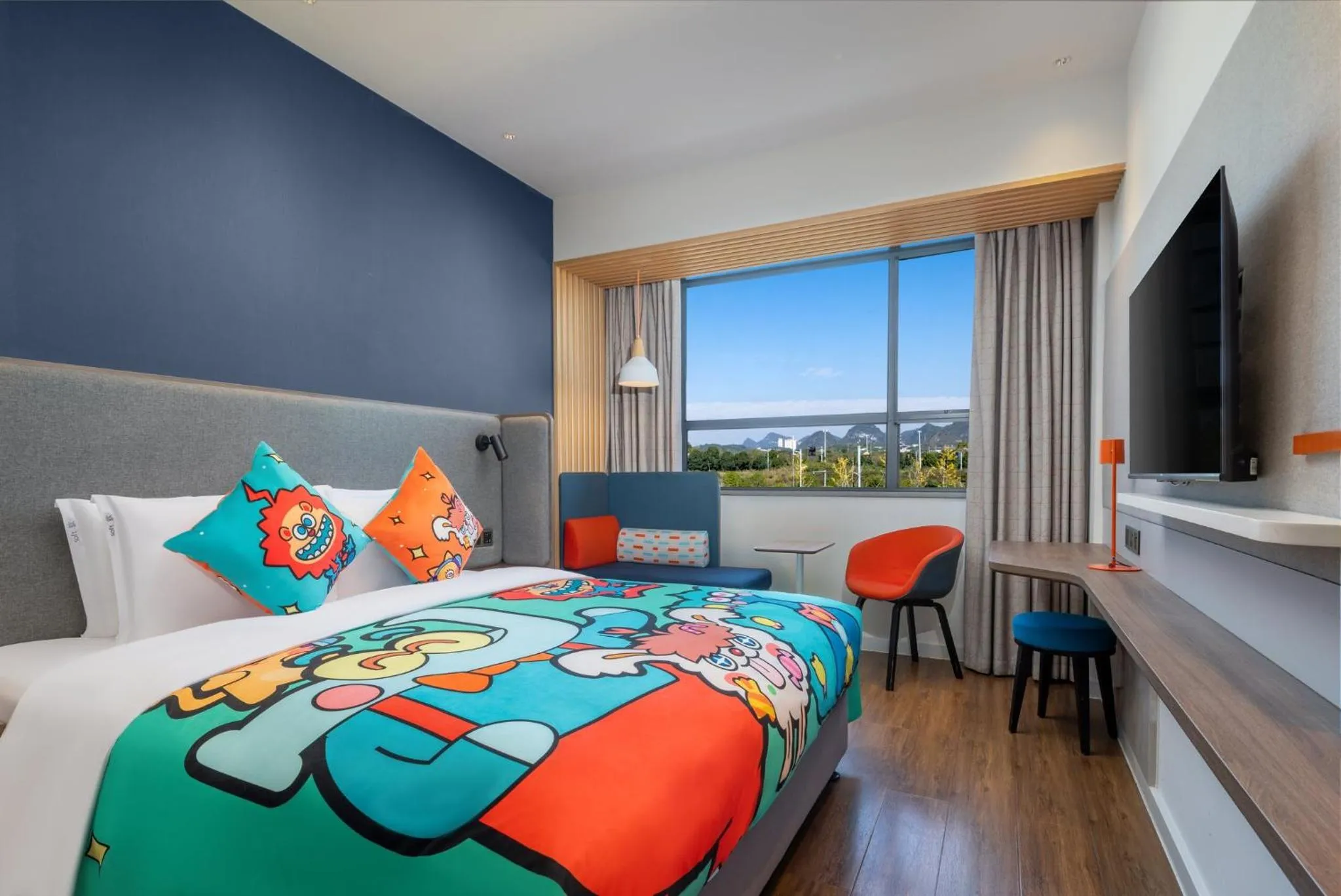 Photo of the whole room, Bed in Holiday Inn Express Guiyang Qingyan by IHG