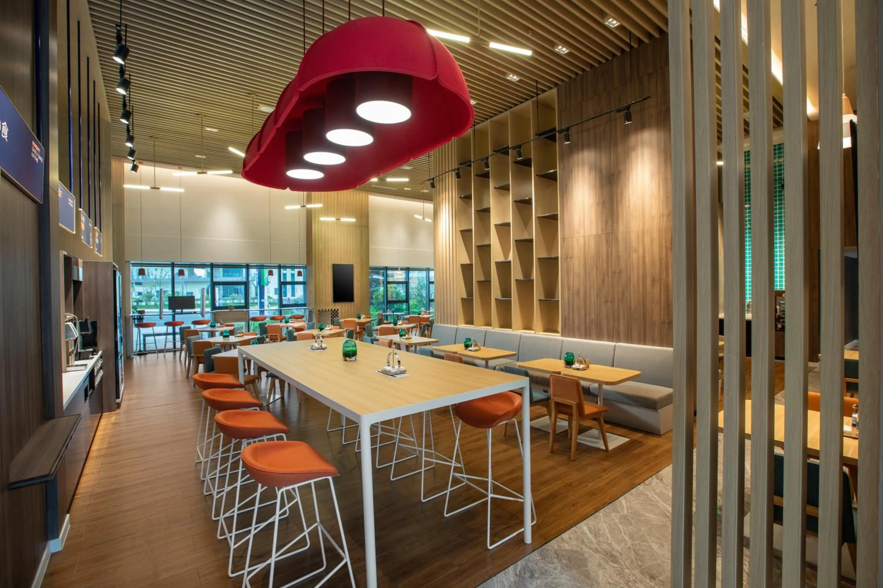 Restaurant/places to eat in Holiday Inn Express Guiyang Qingyan by IHG