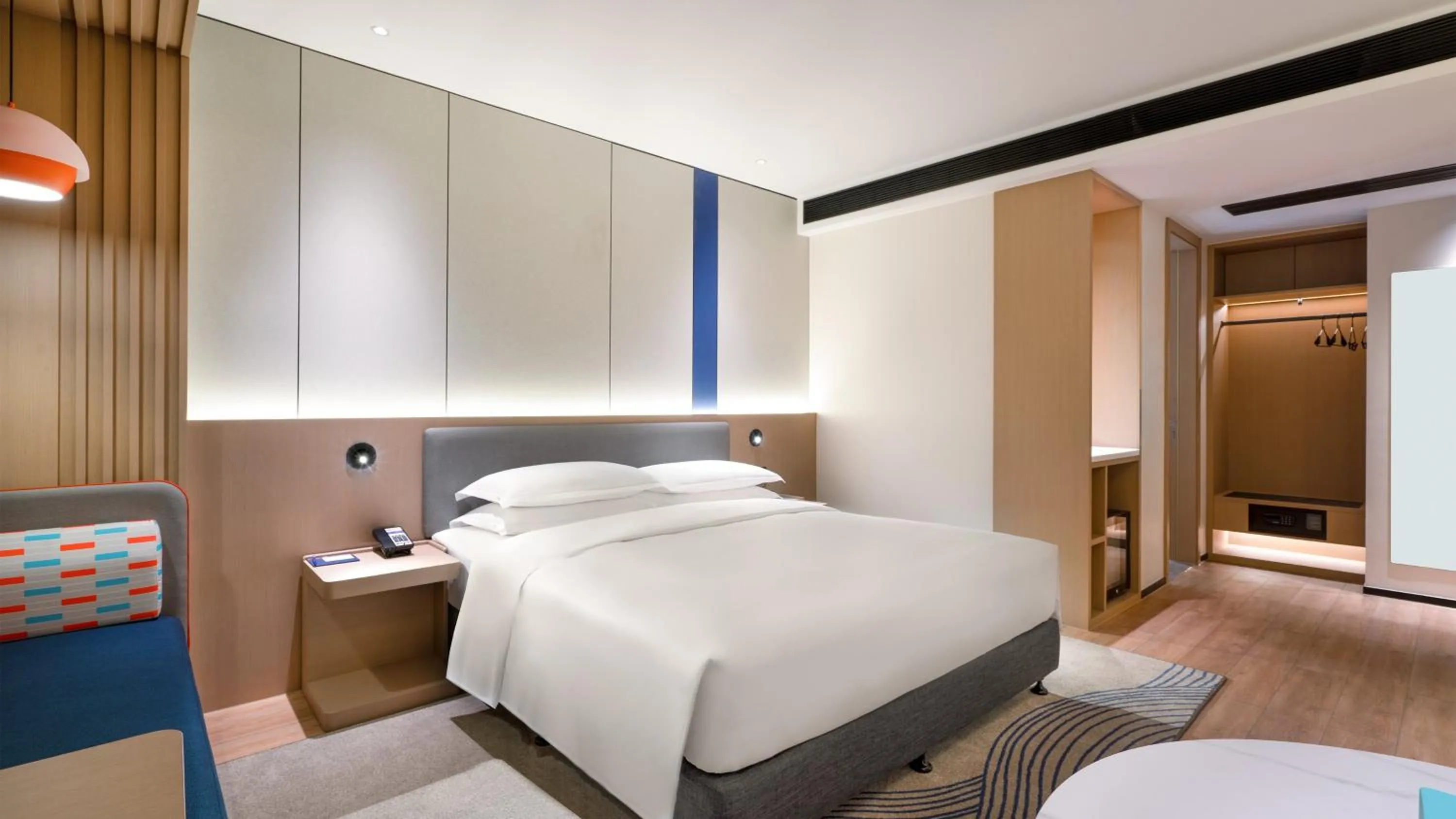 Photo of the whole room, Bed in Holiday Inn Express Changsha Kaifu by IHG