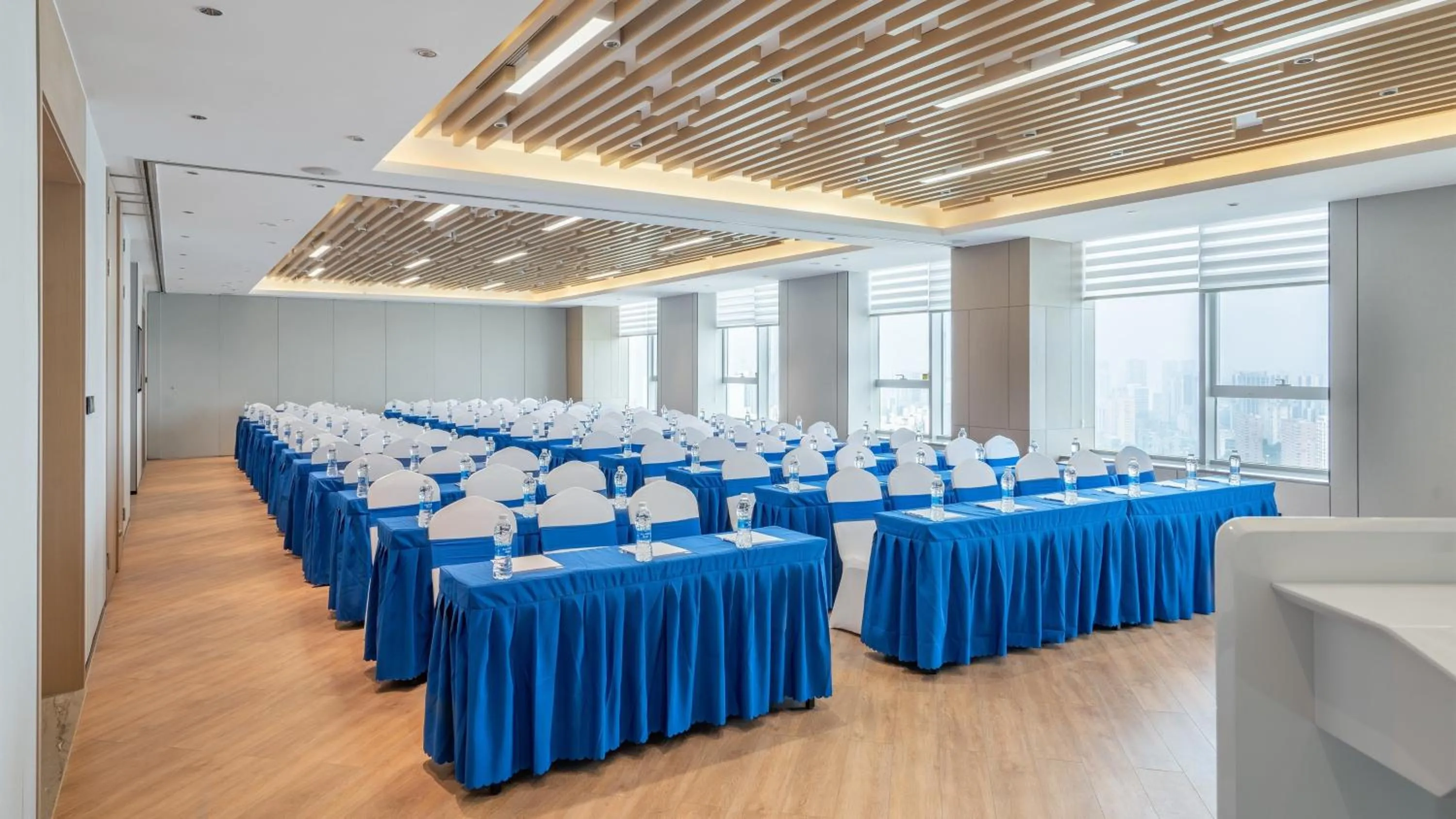 Meeting/conference room in Holiday Inn Express Changsha Kaifu by IHG
