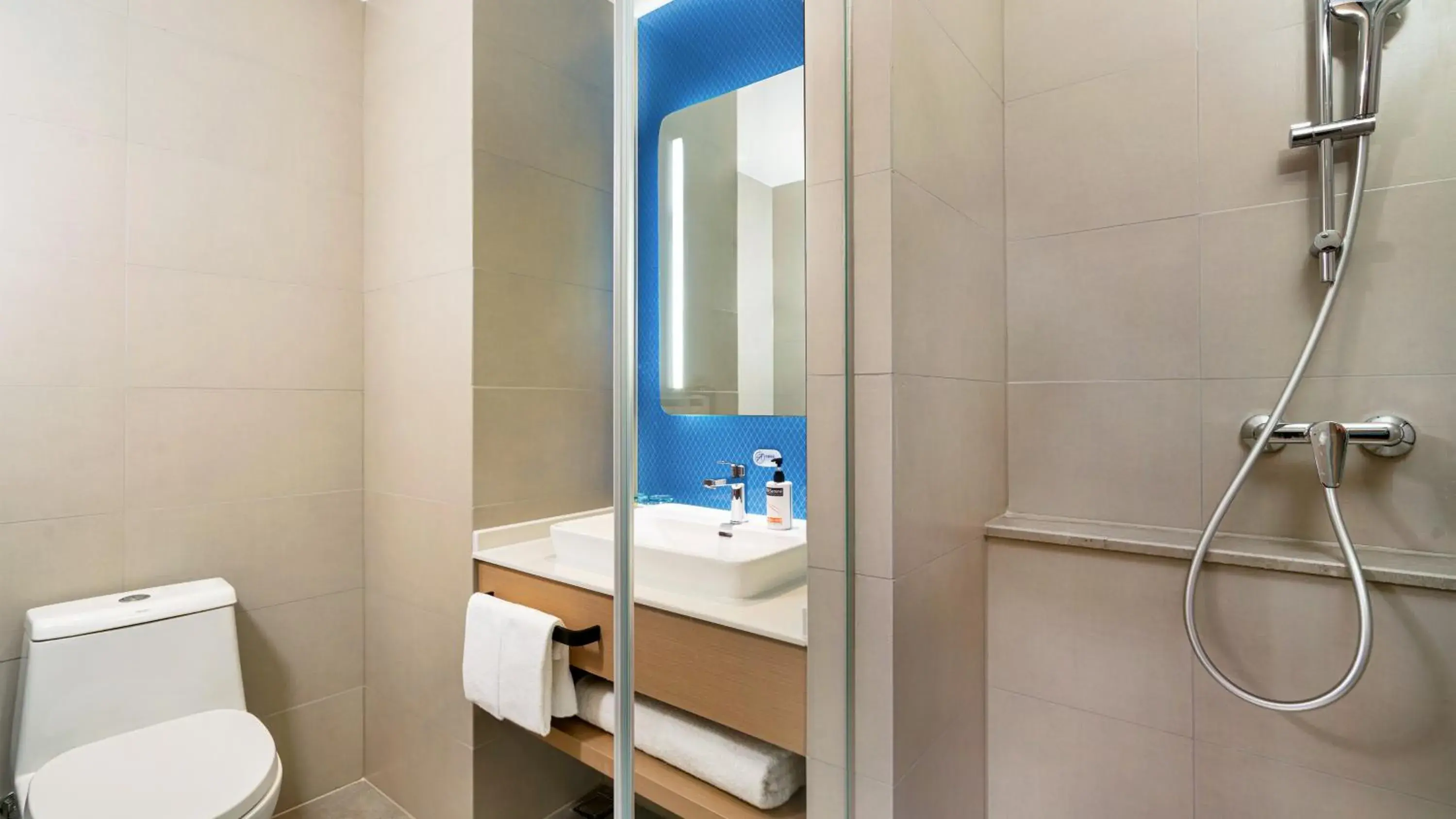 Standard Twin Room with River View in Holiday Inn Express Changsha Kaifu by IHG Standard Twin Room with River View in Holiday Inn Express Changsha Kaifu by IHG