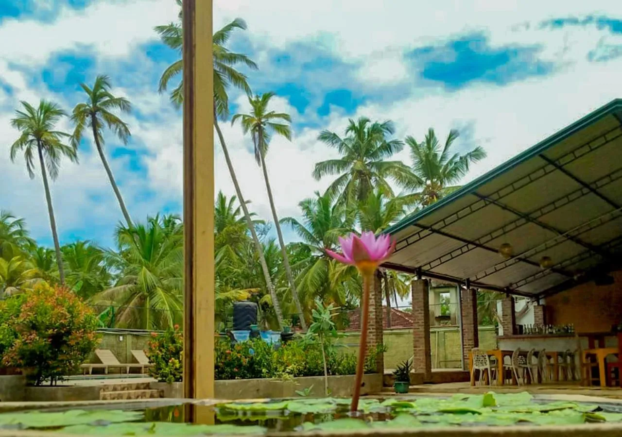 Restaurant/places to eat in Green Light Holiday Village