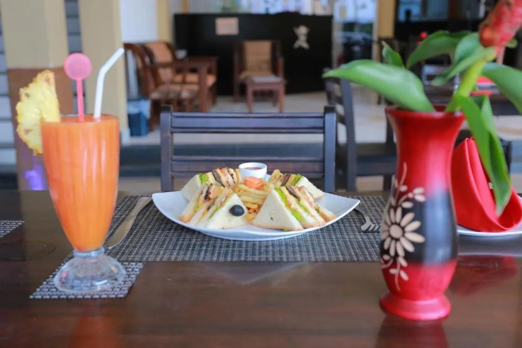 Food and drinks in Green Light Holiday Village