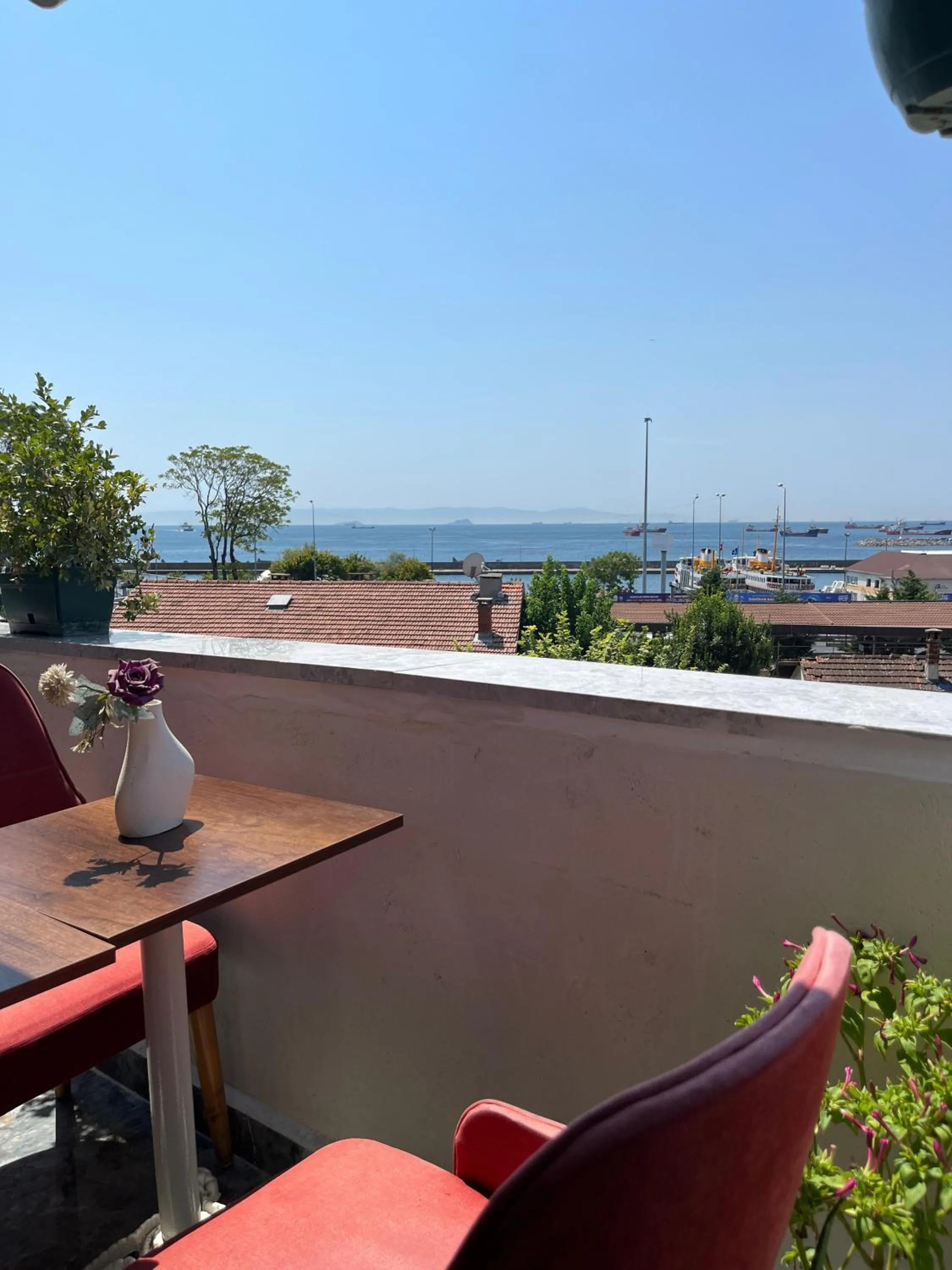 Property building in Aras Boutique Hotel & Suites