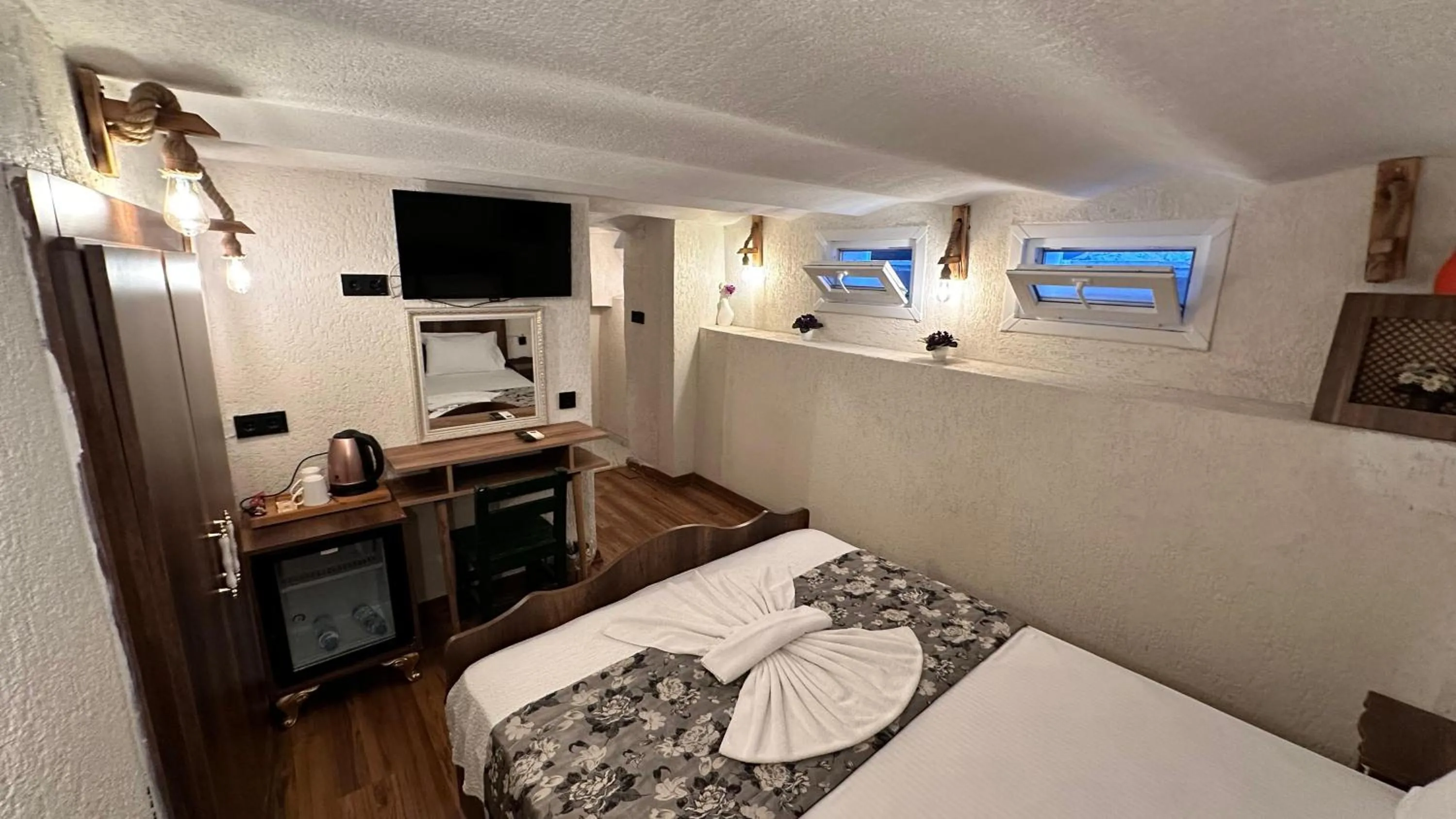 Photo of the whole room, Bed in Aras Boutique Hotel & Suites