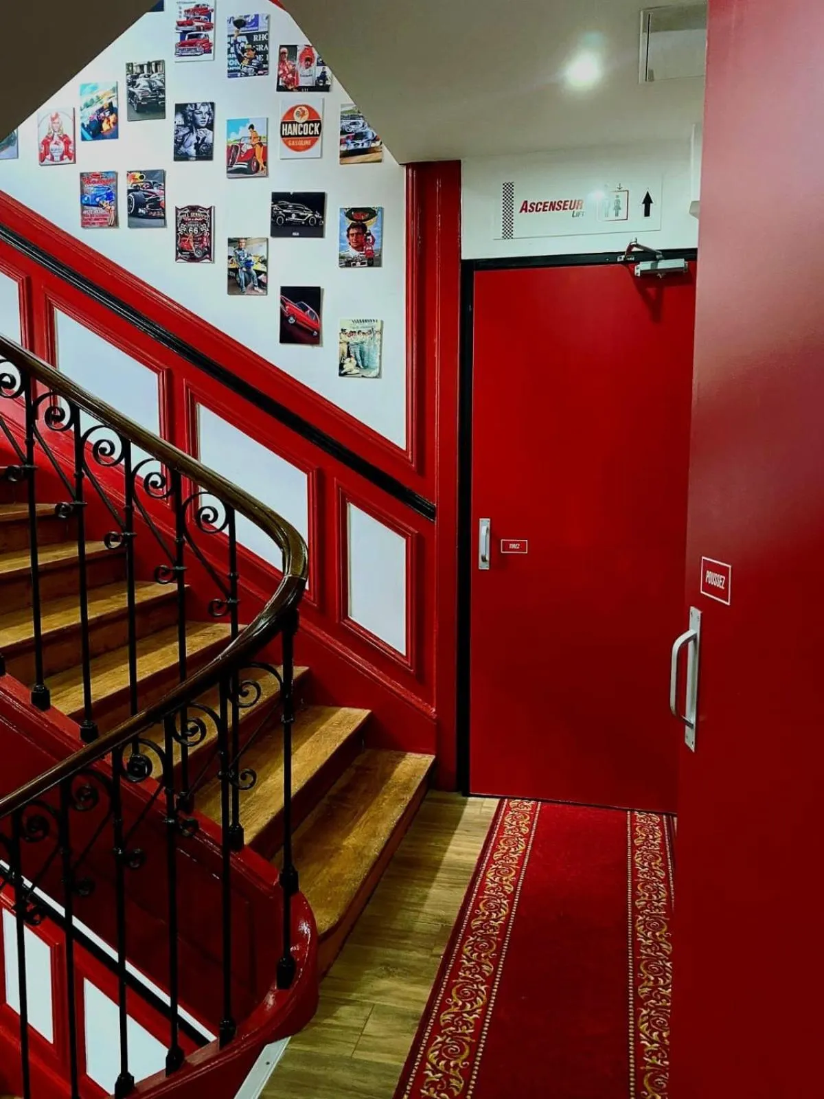 room service in Enzo Hotels Limoges Centre Jourdan by Kyriad Direct