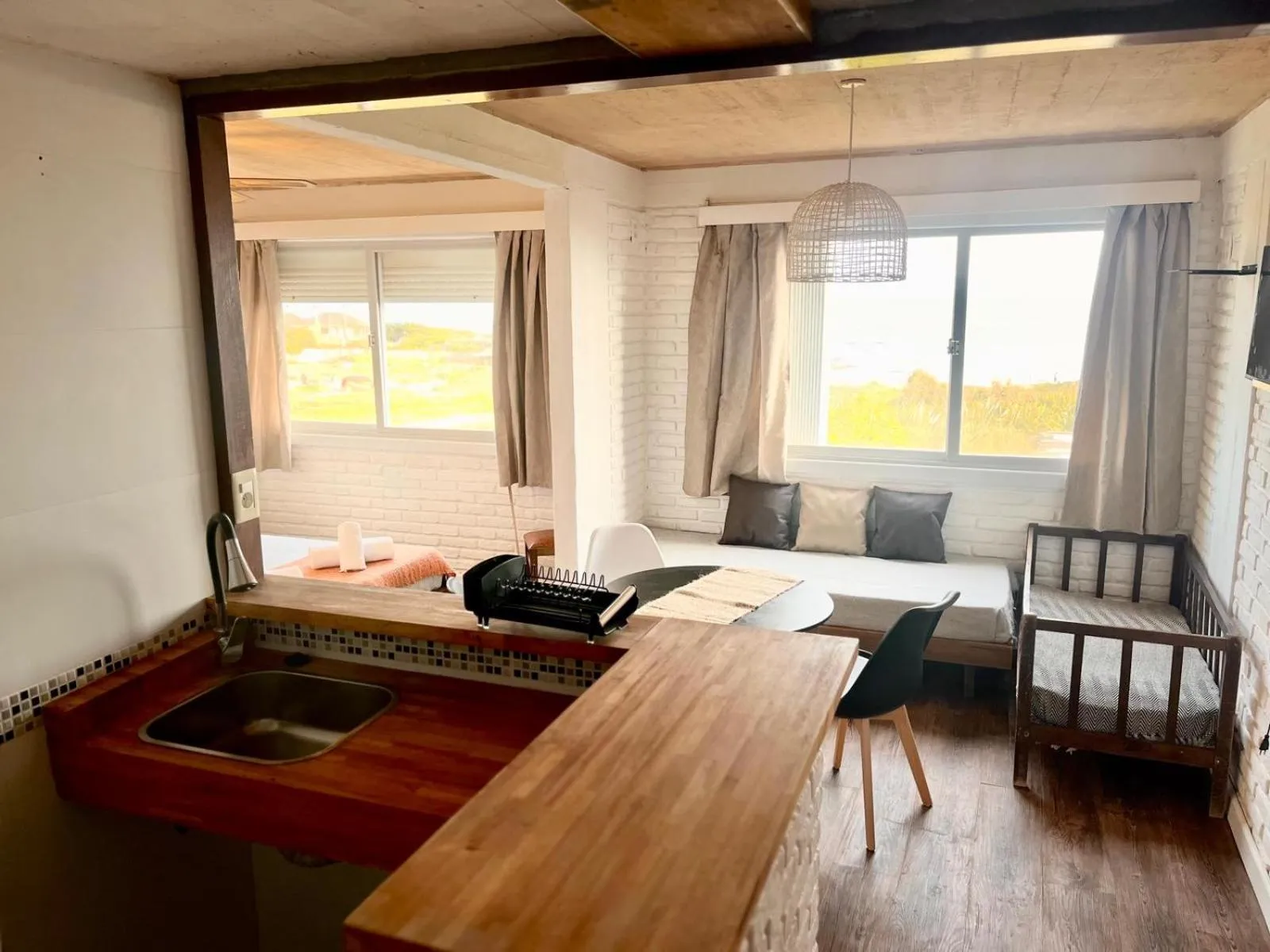 Property building, Bed in Portobello Suites Hotel