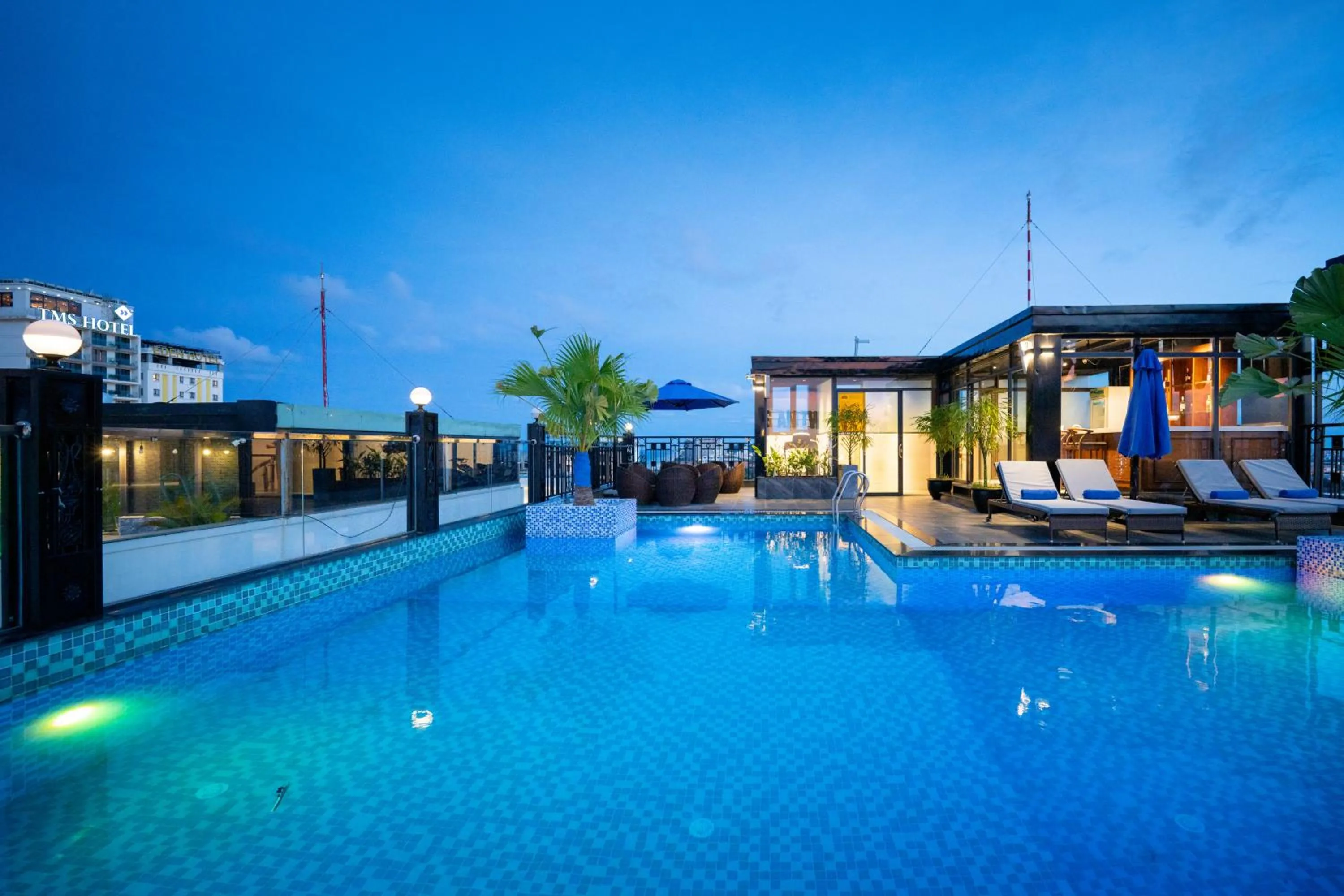 Night in The Sail Hotel - My Khe Beach