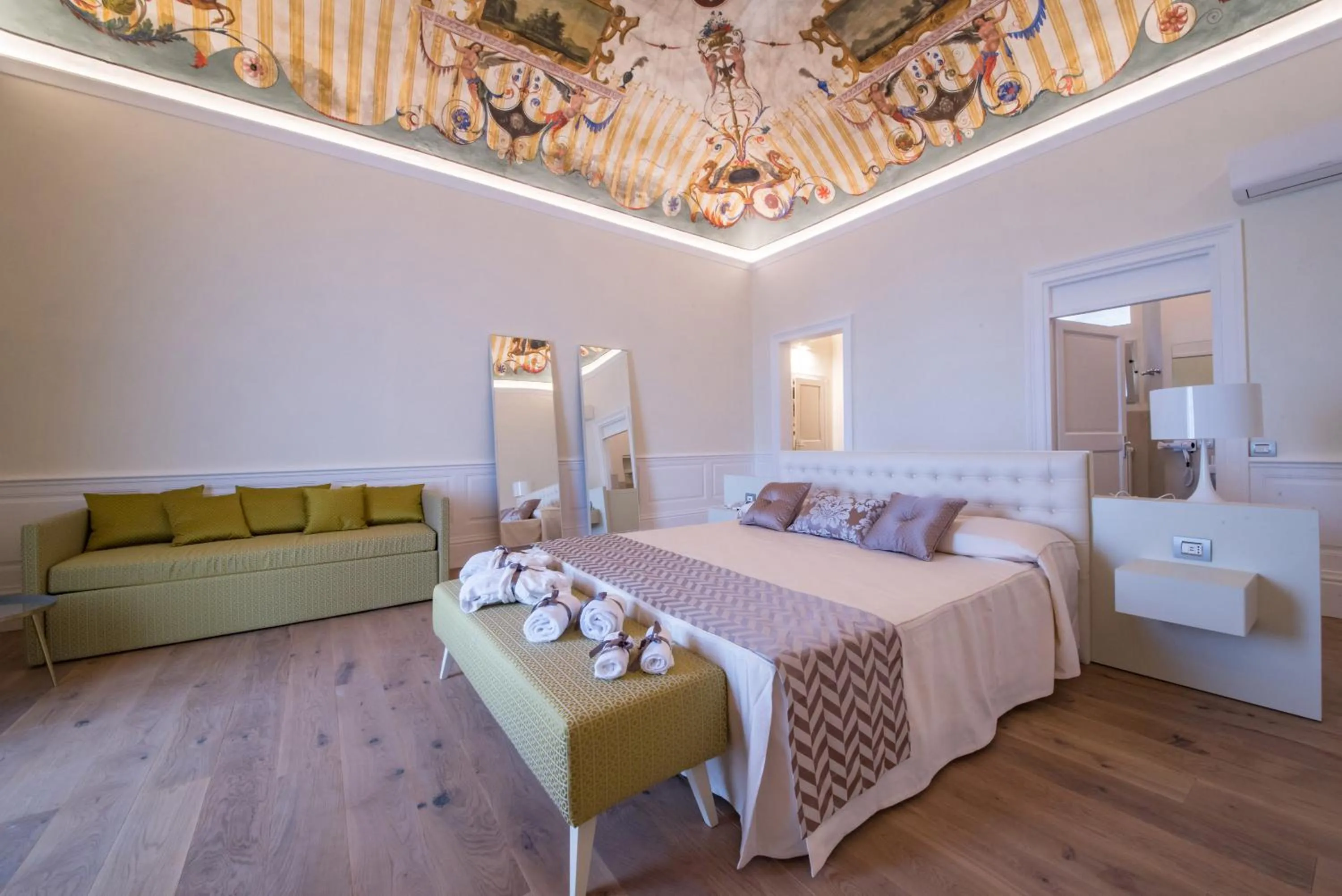 Photo of the whole room, Bed in Hotel Il Palazzo