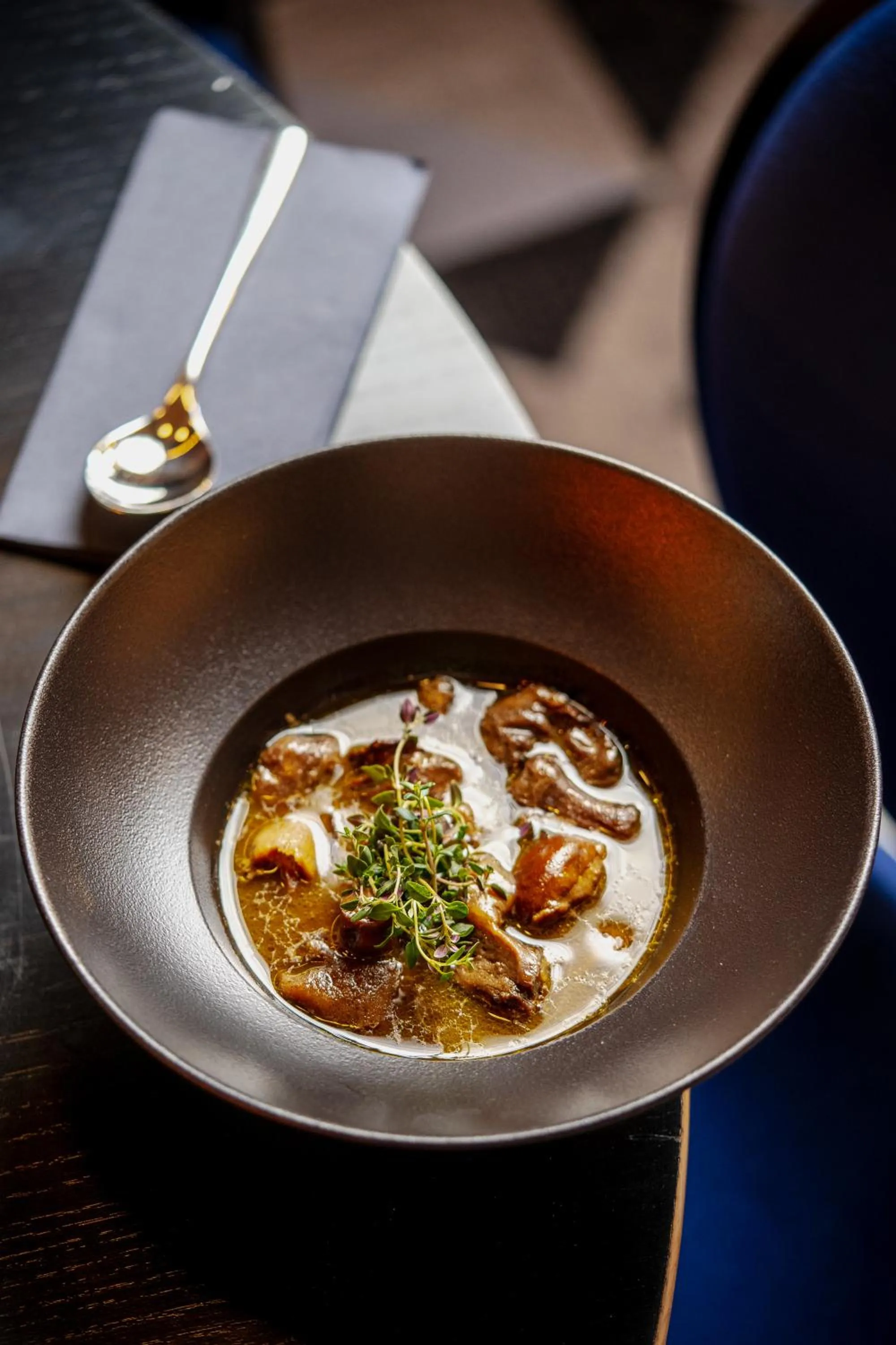 Restaurant/places to eat in Hotel Apis