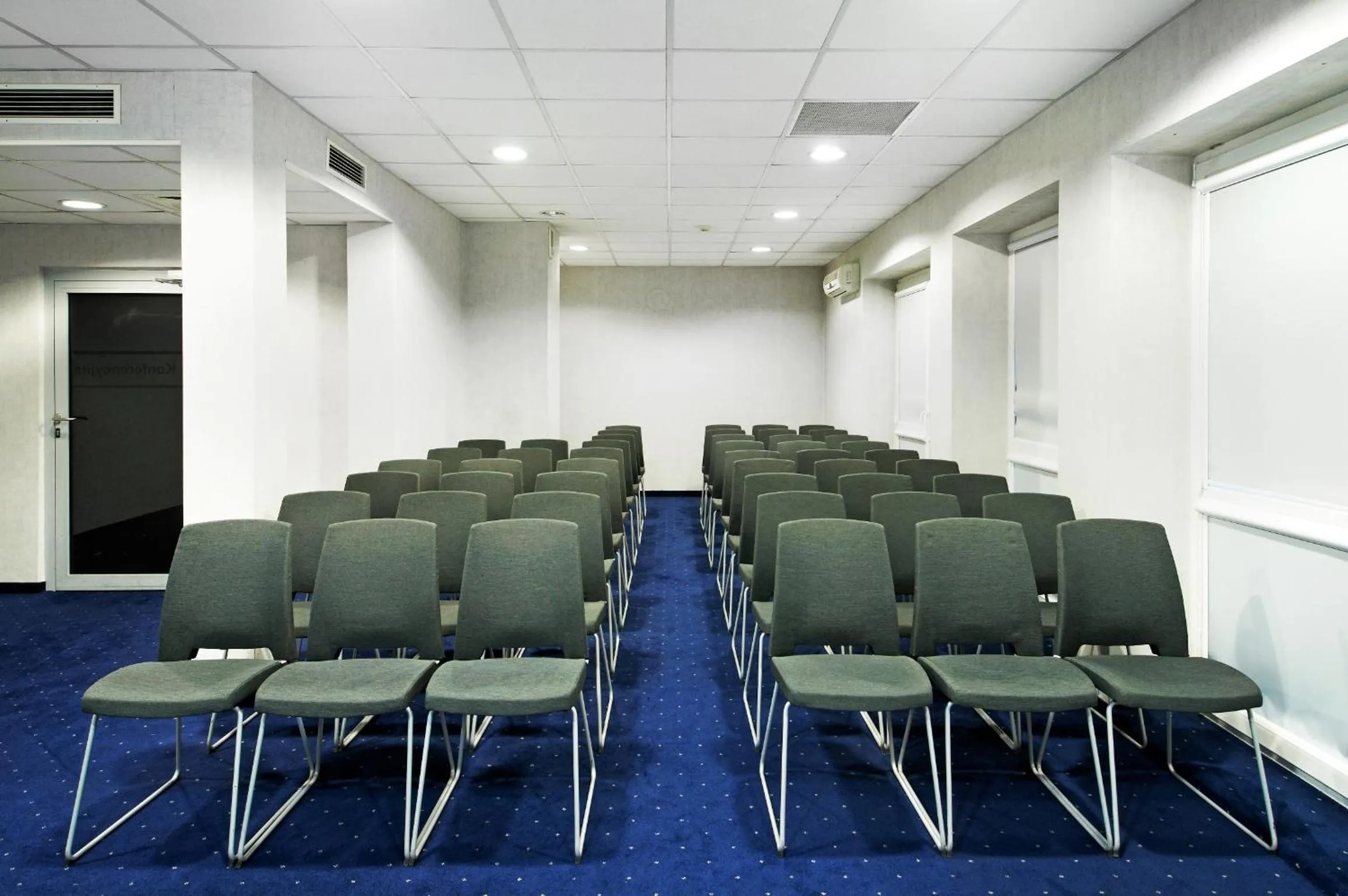 Business facilities in Hotel Apis