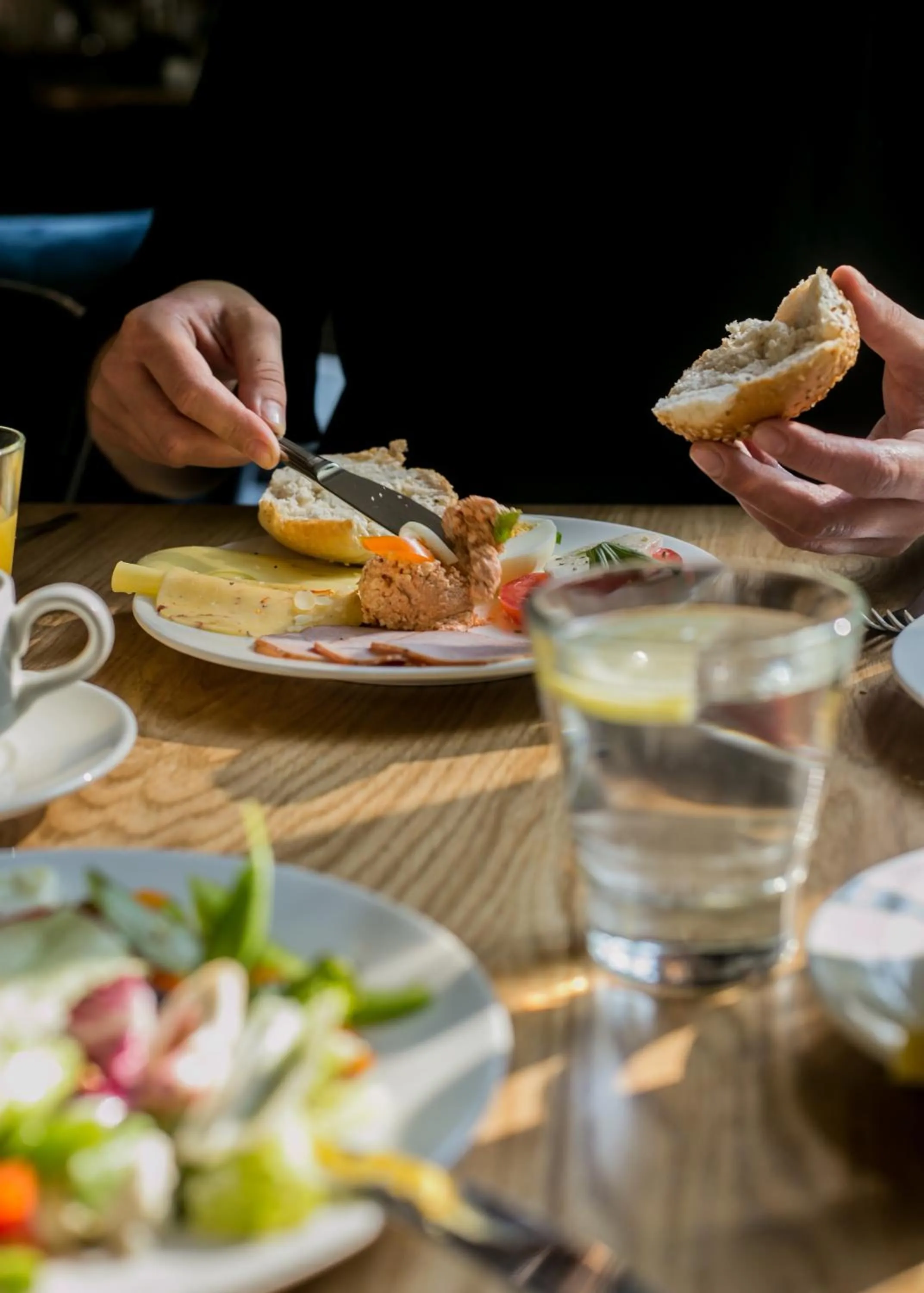 Restaurant/places to eat in Hotel Apis