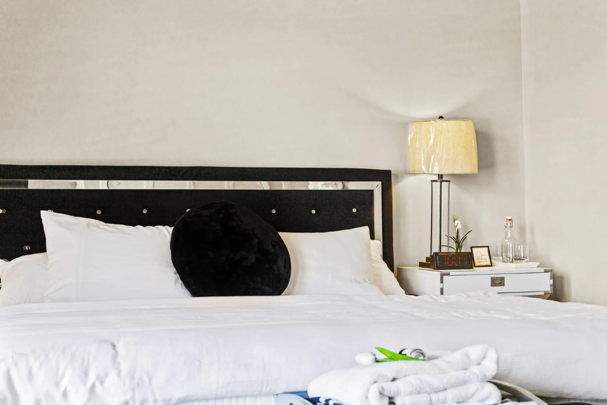 Bed in Legends and Masters Iron Suite