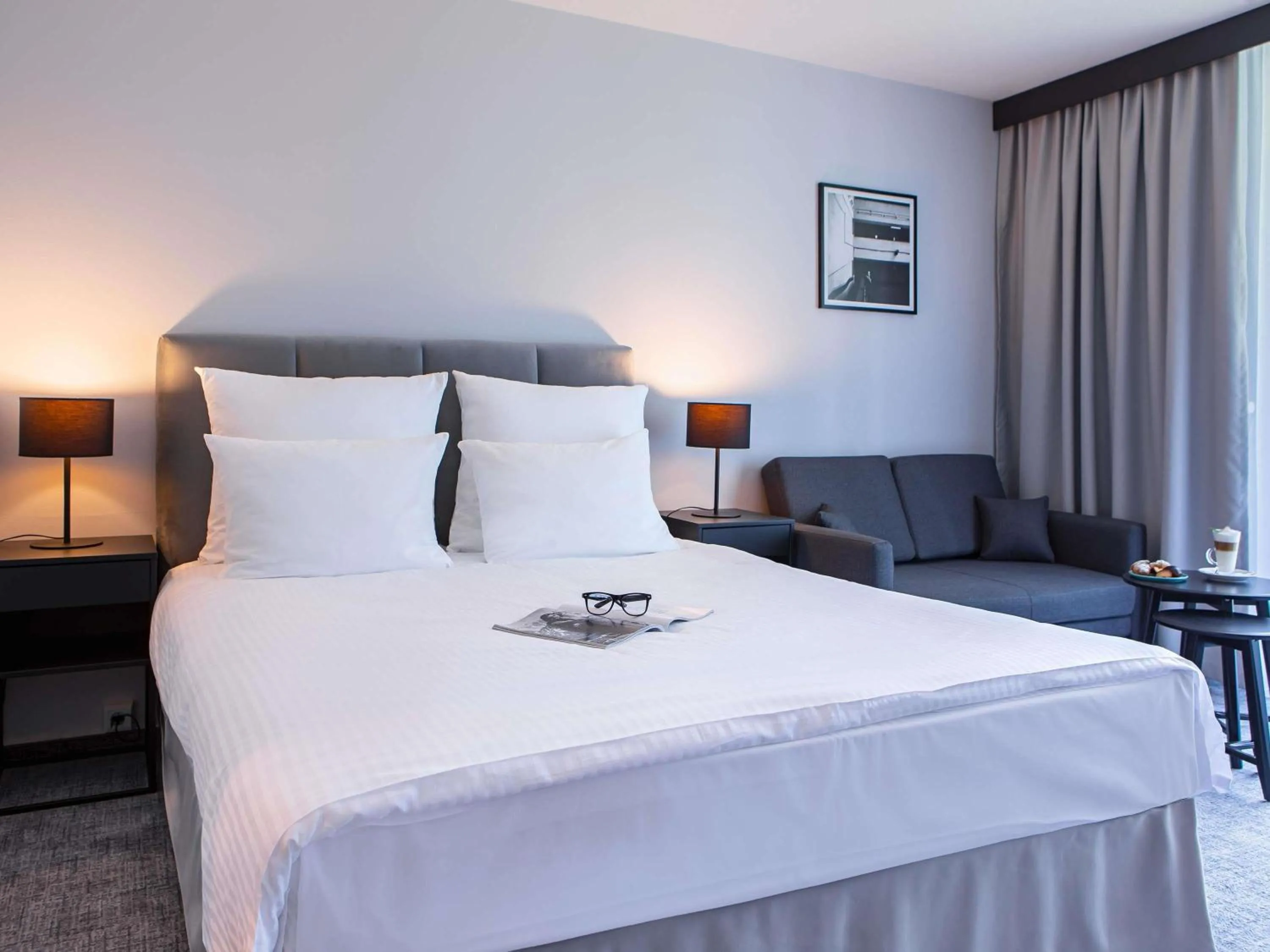 Photo of the whole room, Bed in Mercure Karpacz Skalny