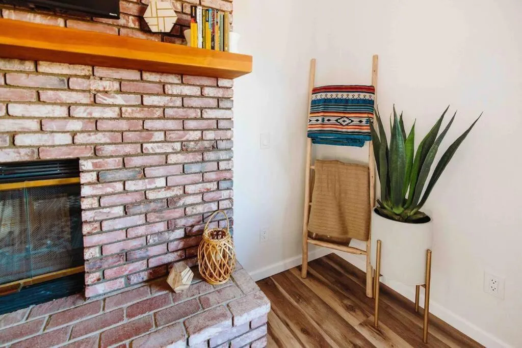 Cozy Rustic Home minutes to Joshua Tree Nat'l Park