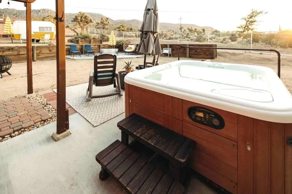 Cozy Rustic Home minutes to Joshua Tree Nat'l Park
