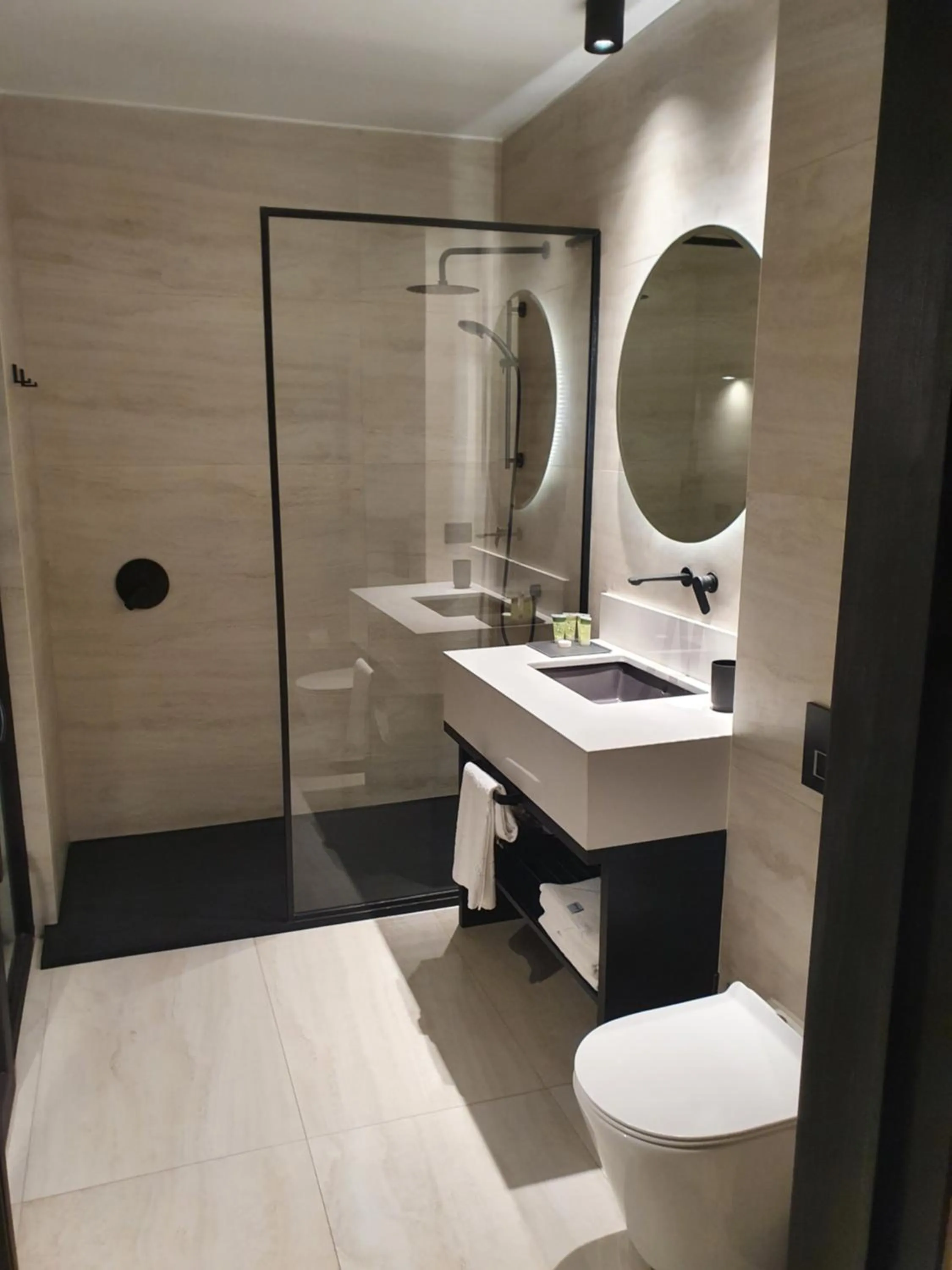 Bathroom in Lastarria Hotel