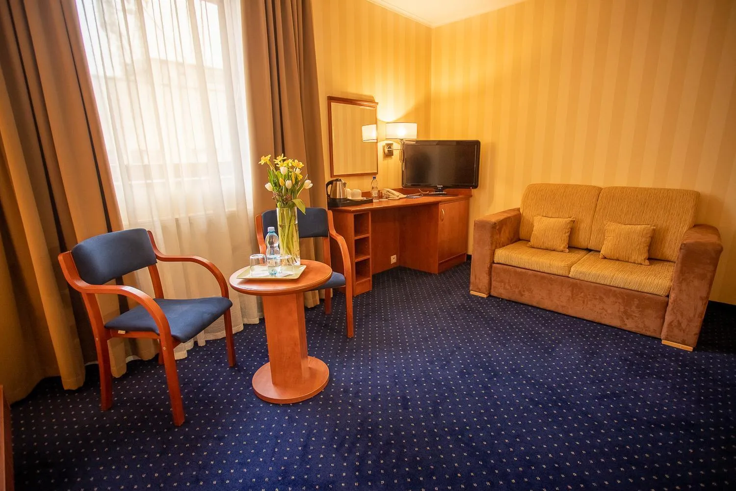 Communal lounge/ TV room in Business Hotel Vega Wrocław