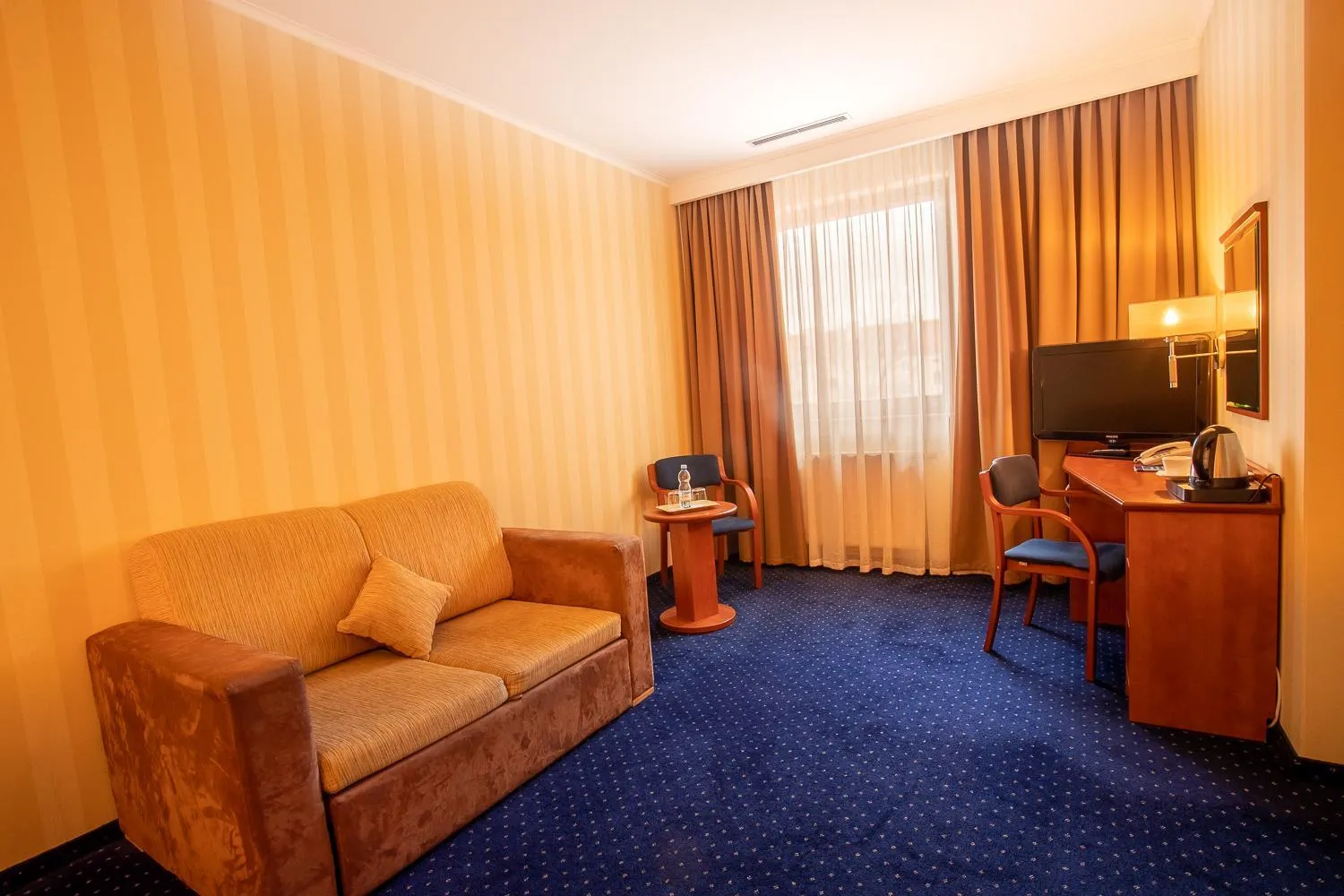 Communal lounge/ TV room in Business Hotel Vega Wrocław