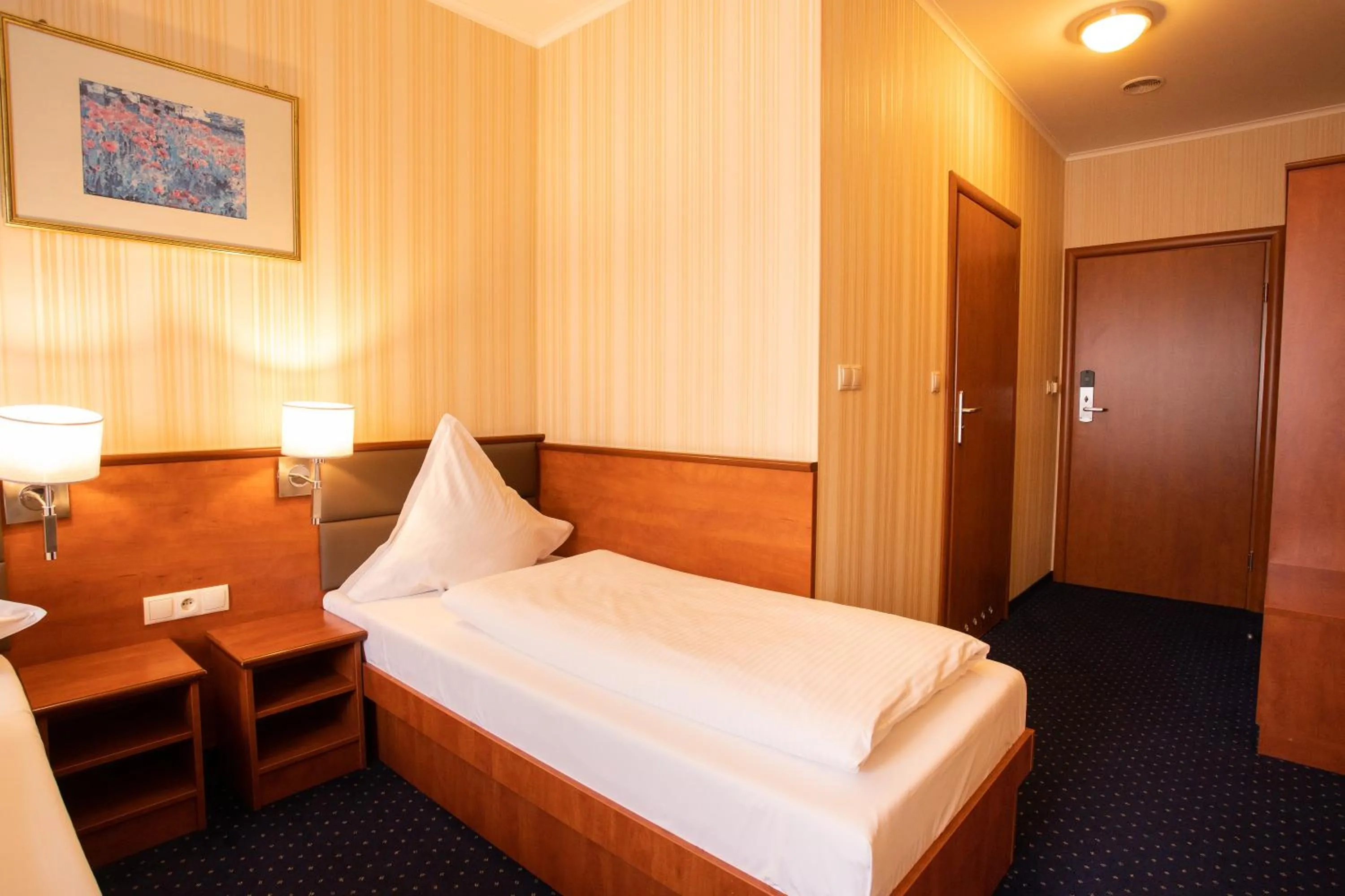 Photo of the whole room, Bed in Business Hotel Vega Wrocław