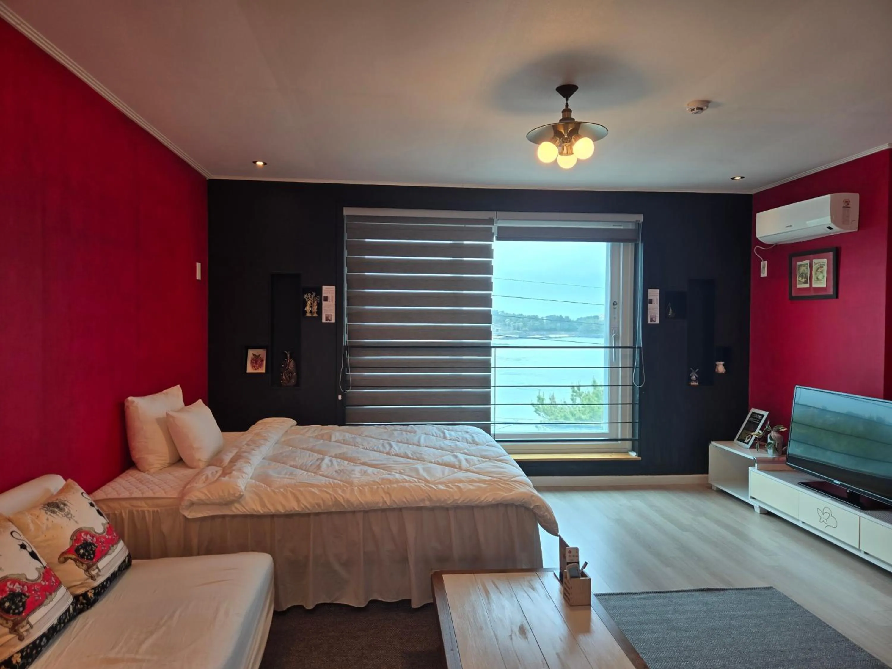 Bed in Jeju Gaviota Pension