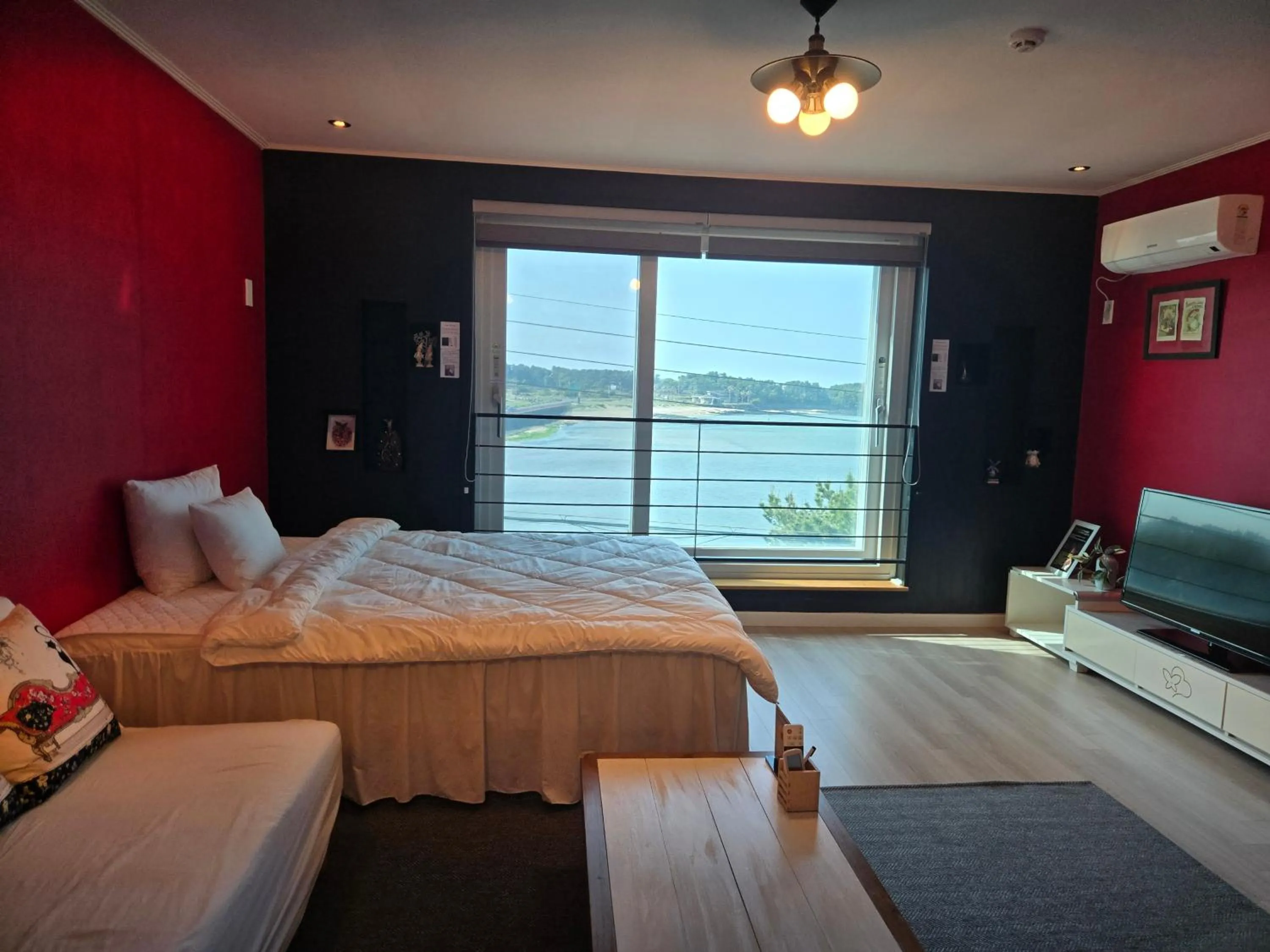 Bed in Jeju Gaviota Pension