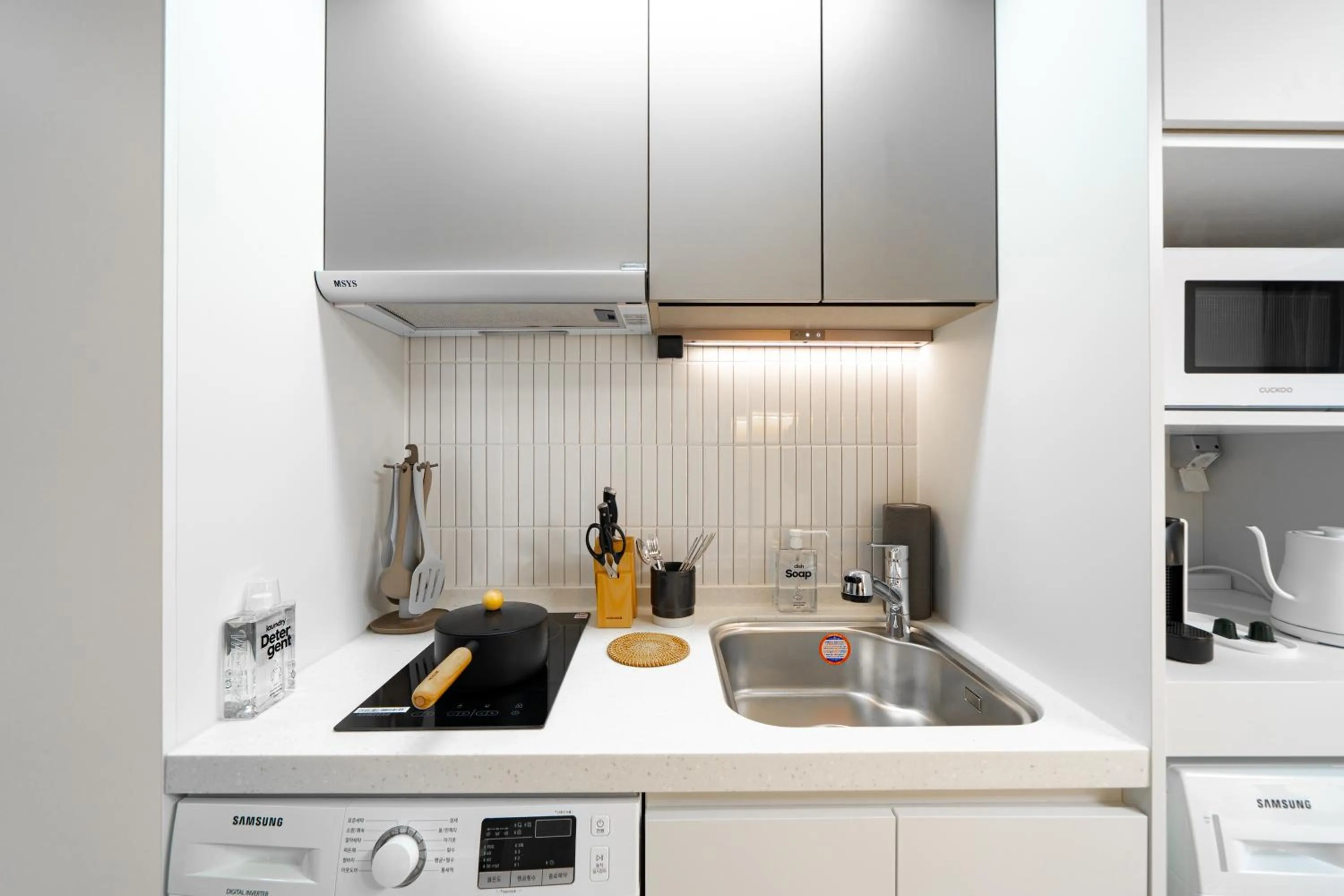 Kitchen or kitchenette in Urbanstay Sokcho Deungdae Beach