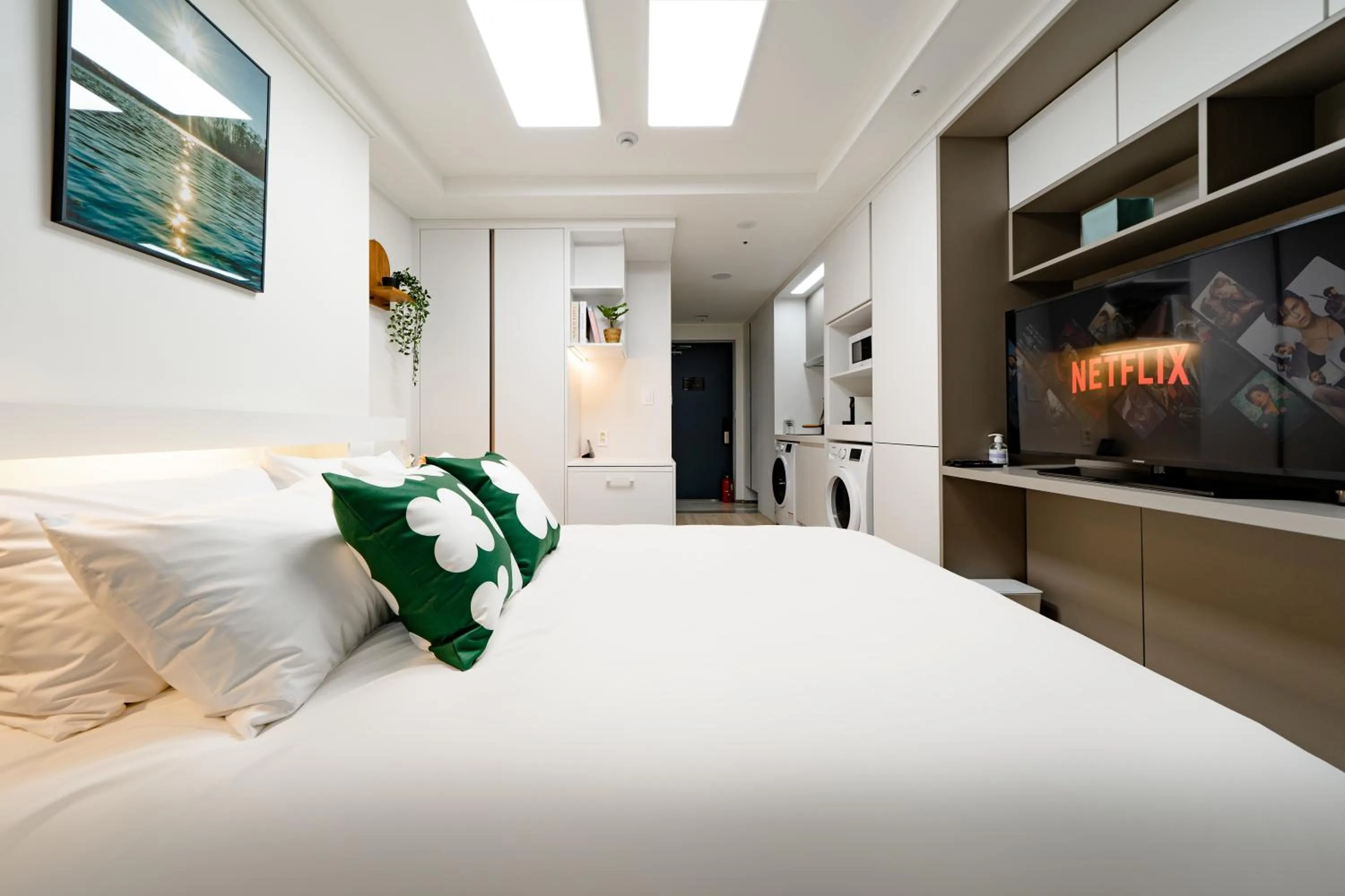 Photo of the whole room, Bed in Urbanstay Sokcho Deungdae Beach