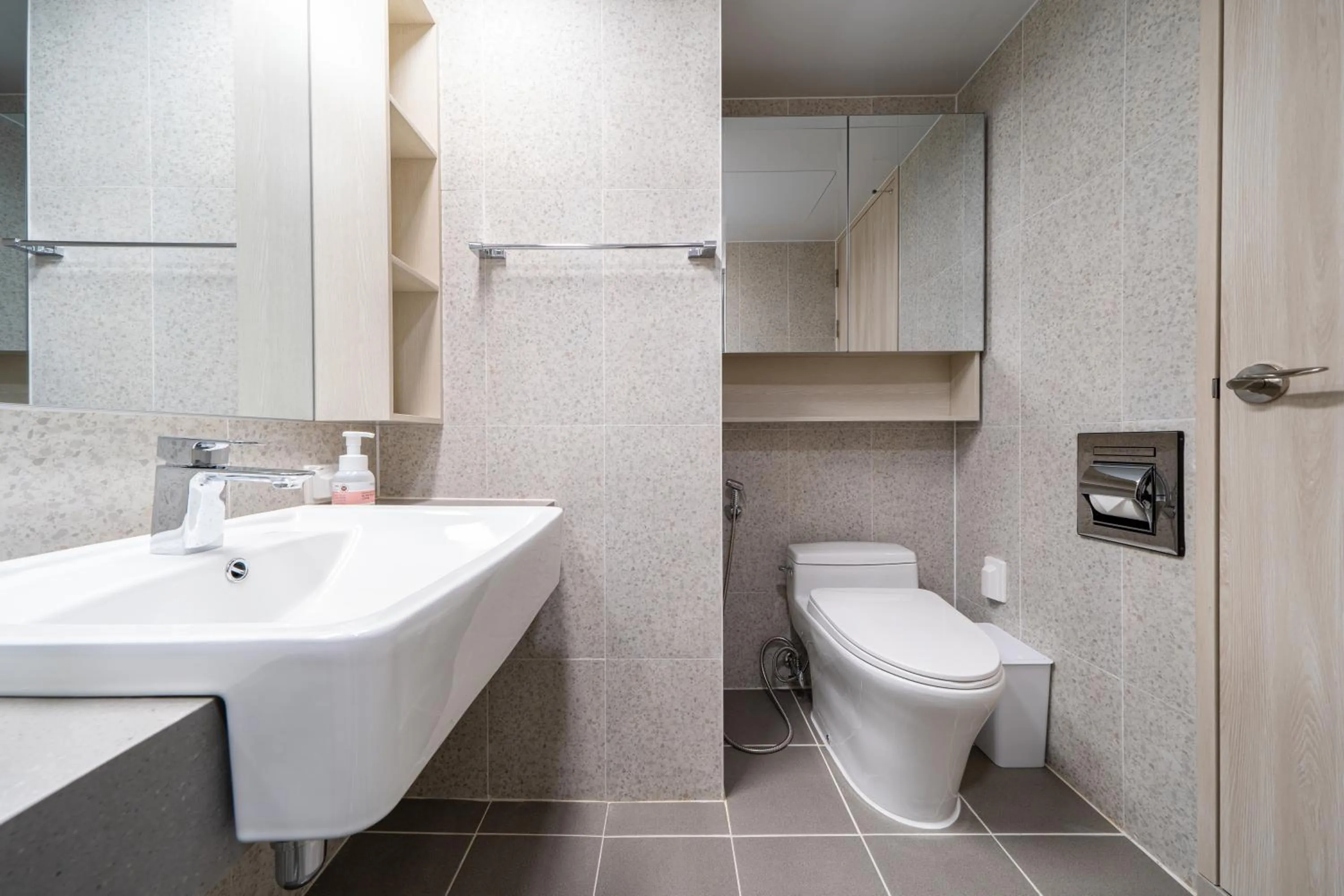 Toilet in Urbanstay Sokcho Deungdae Beach