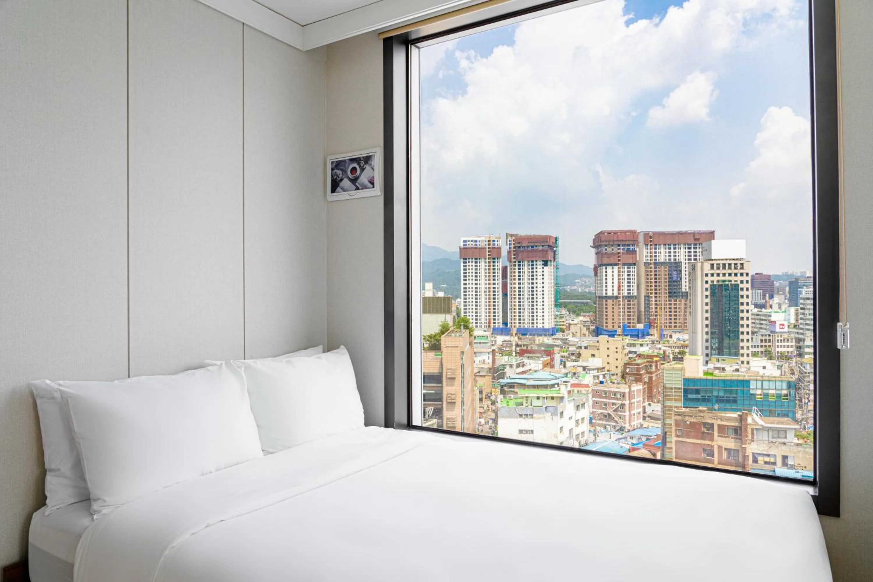 Photo of the whole room, Bed in Urbanstay Myeongdong