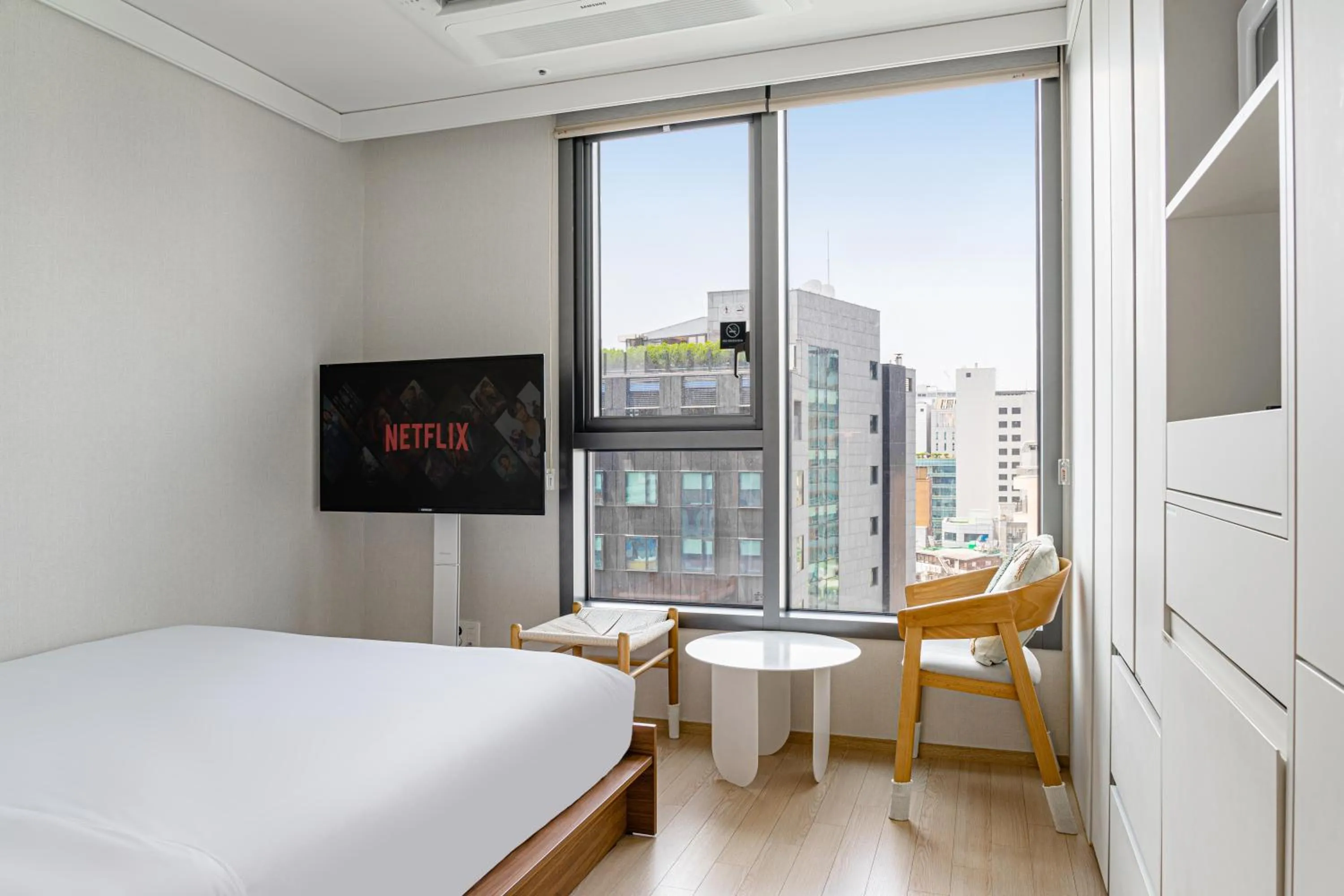 View (from property/room), Bed in Urbanstay Myeongdong