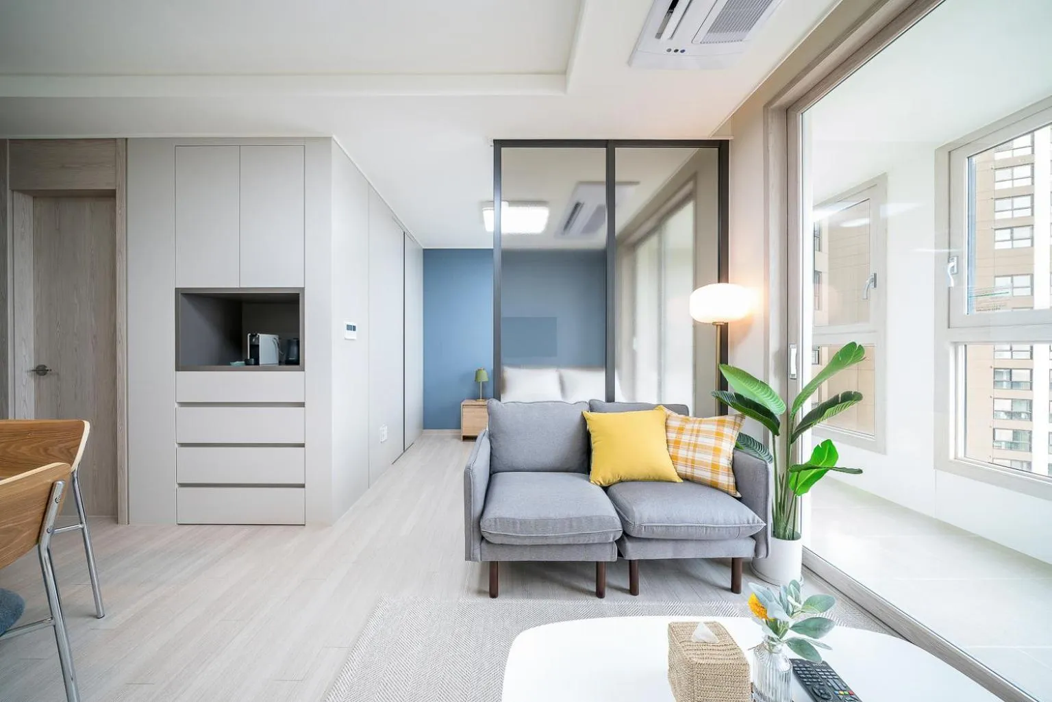 Living room in Urbanstay Songdo Moonlight Park